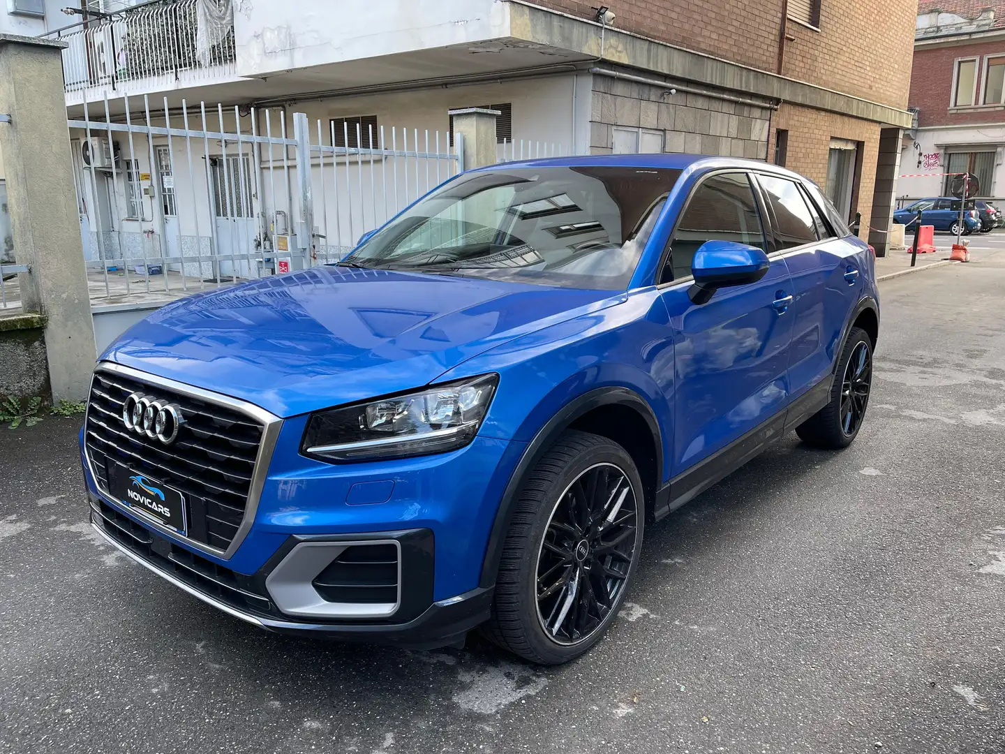 Audi Q2 Q2 I 2017 1.6 tdi Business Azul - 1