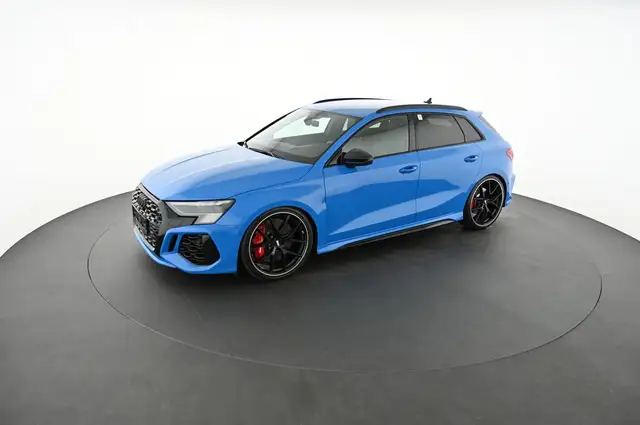Audi RS3 view 3