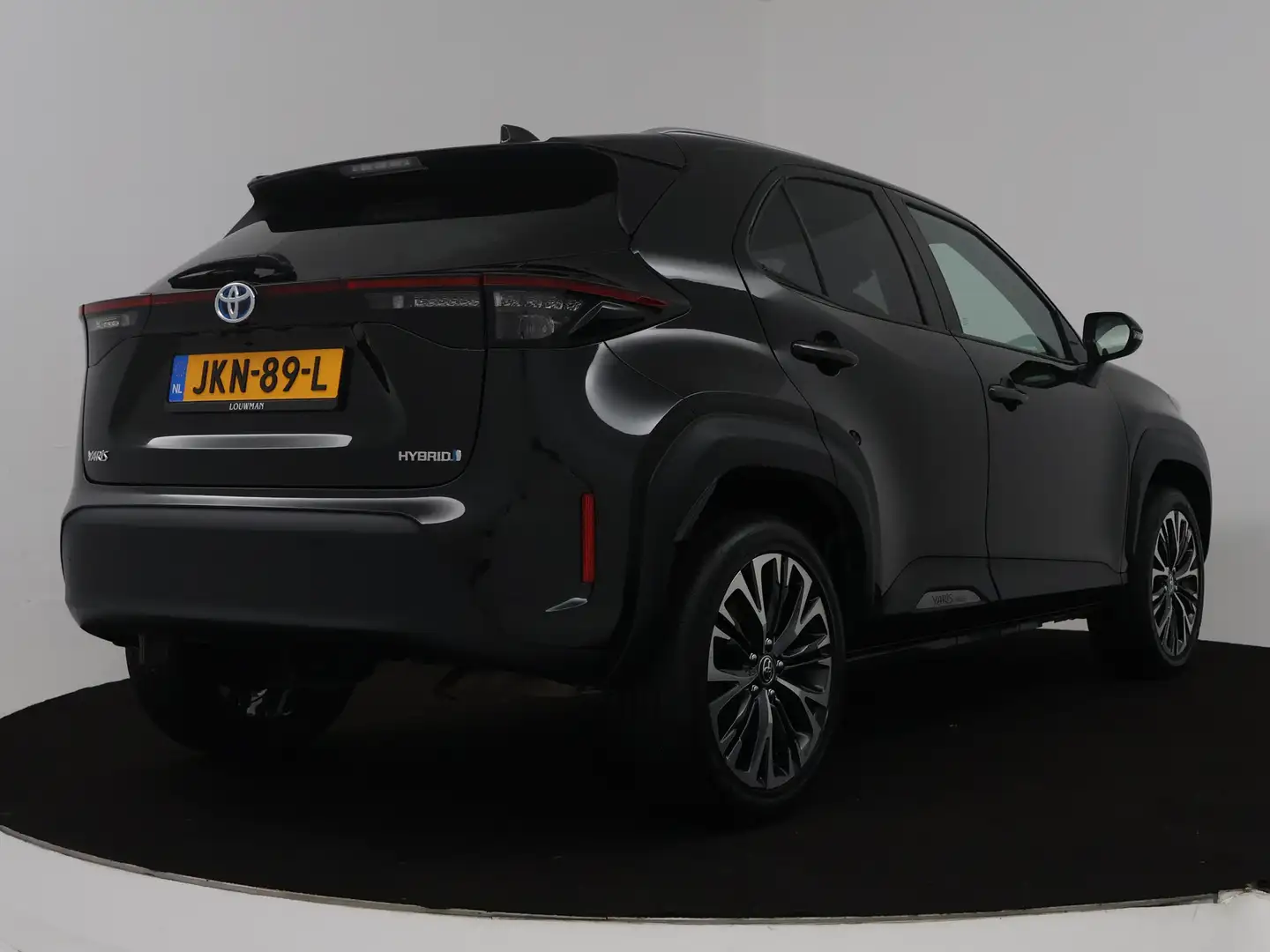 Toyota Yaris Cross 1.5 Hybrid Executive | Navigatie | Panoramadak | Zwart - 2