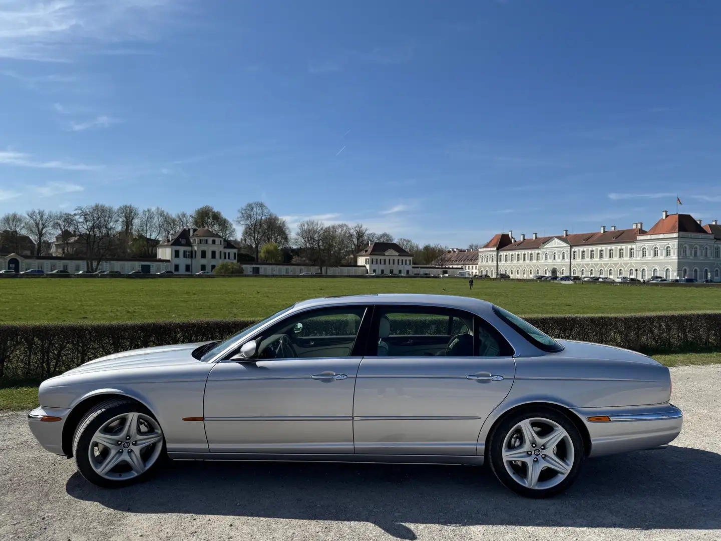 Jaguar XJ XJ Super V8 (LWB) Argent - 1