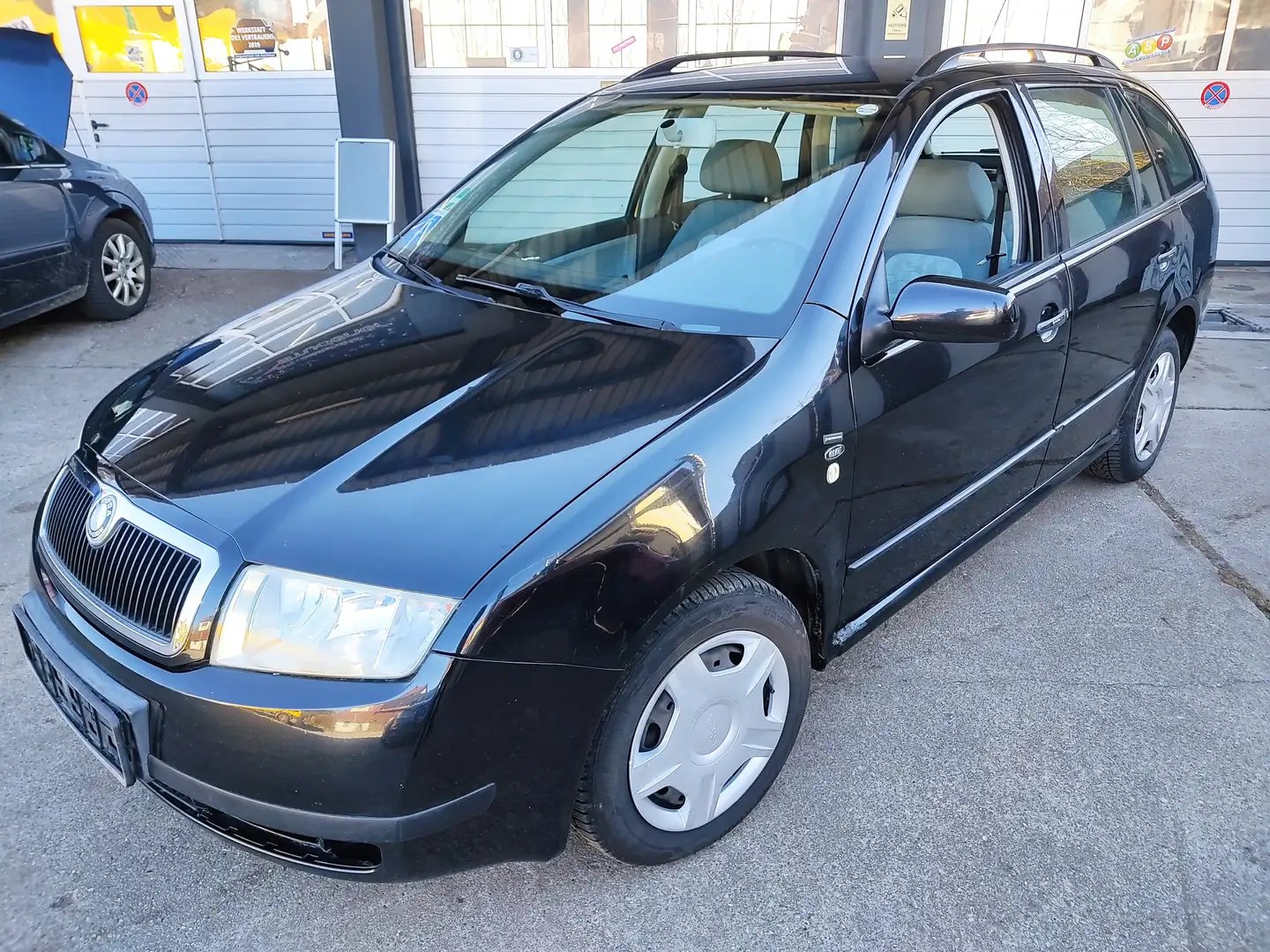 Skoda Fabia 1.4 16V Combi Classic Schwarz - 1