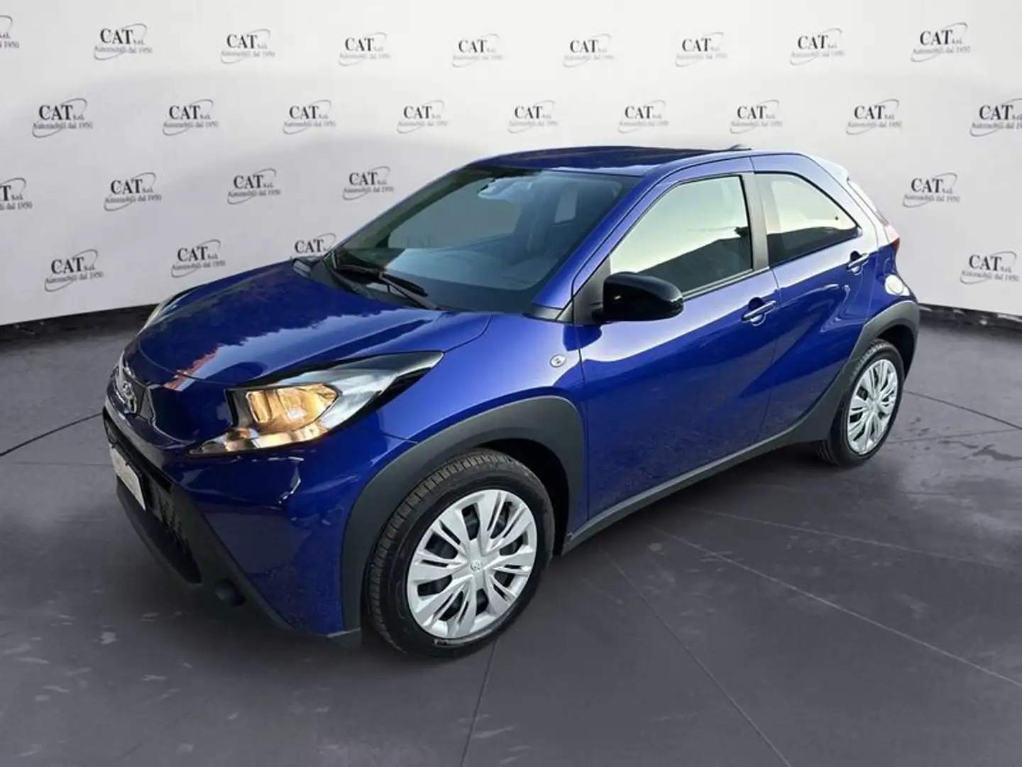 Toyota Aygo X 1.0 VVT-i 72 CV 5 porte Active Blu/Azzurro - 1
