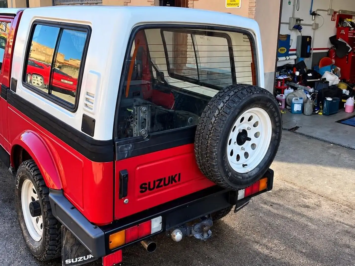 Suzuki Samurai Samurai 1.3 L Body JHT Plástico Rojo - 2
