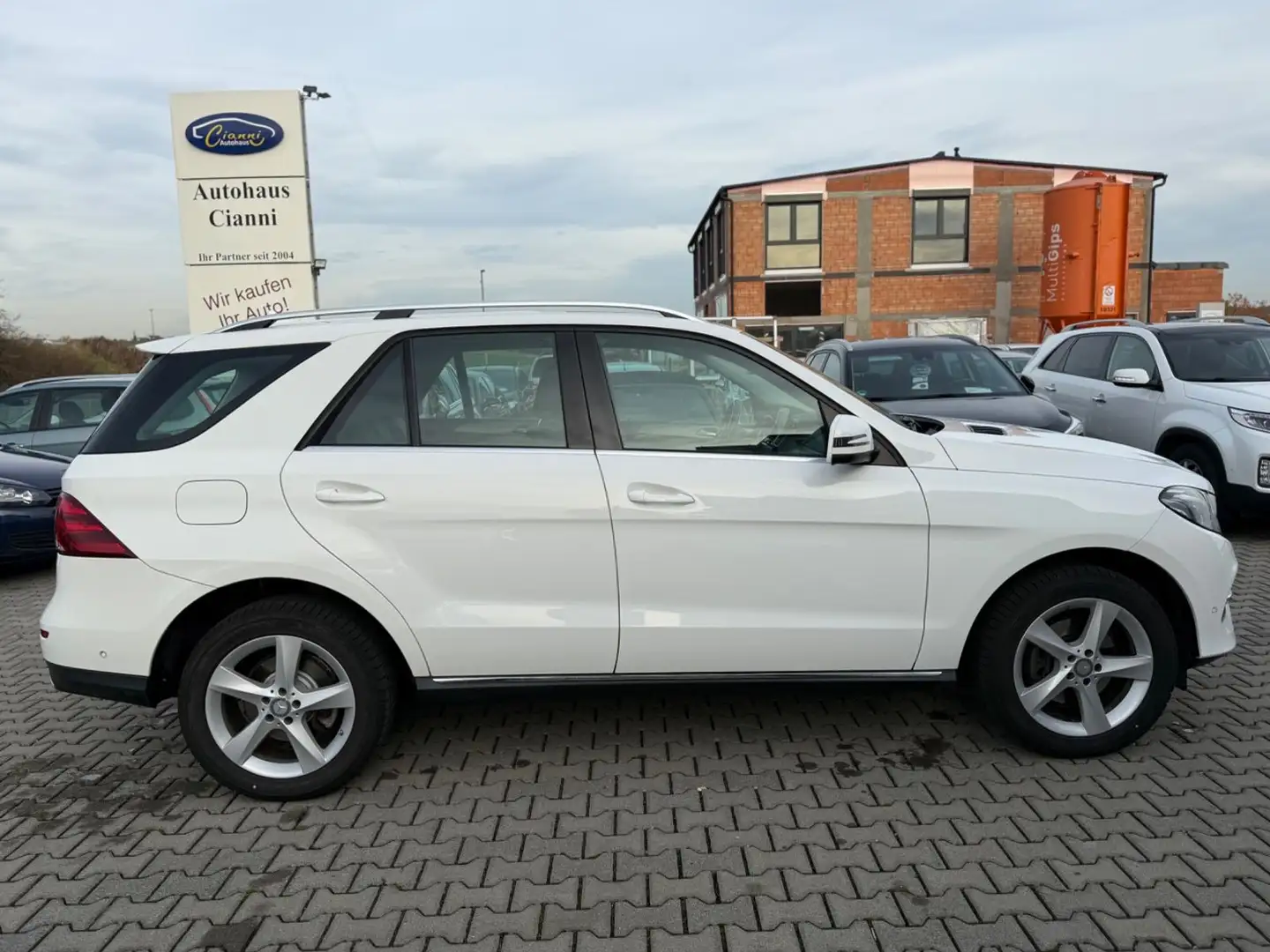 Mercedes-Benz GLE 250 d 4Matic** aus 2. Besitz ** TOP ZUSTAND Weiß - 2