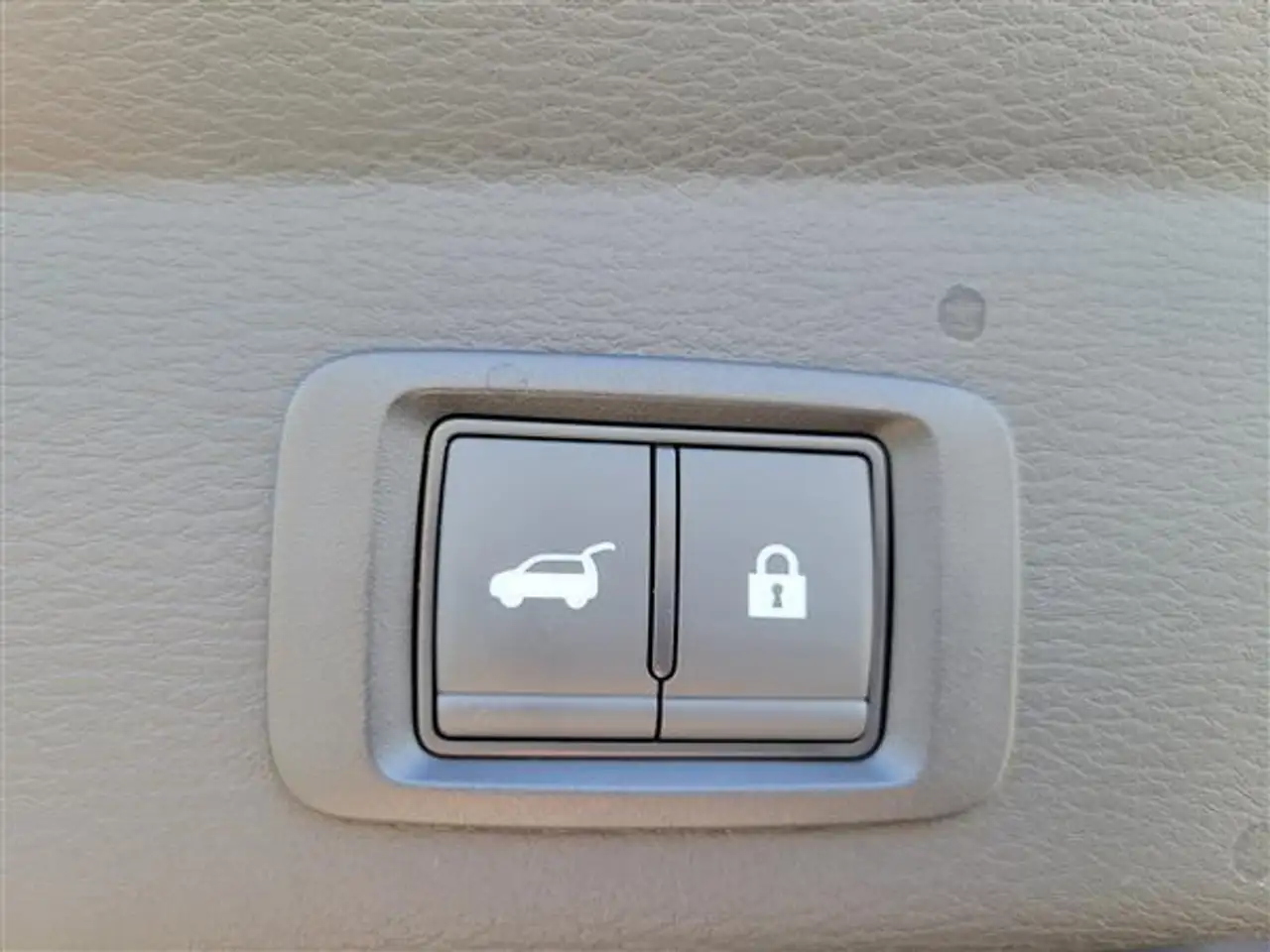 Mitsubishi Outlander снимка Mitsubishi Outlander