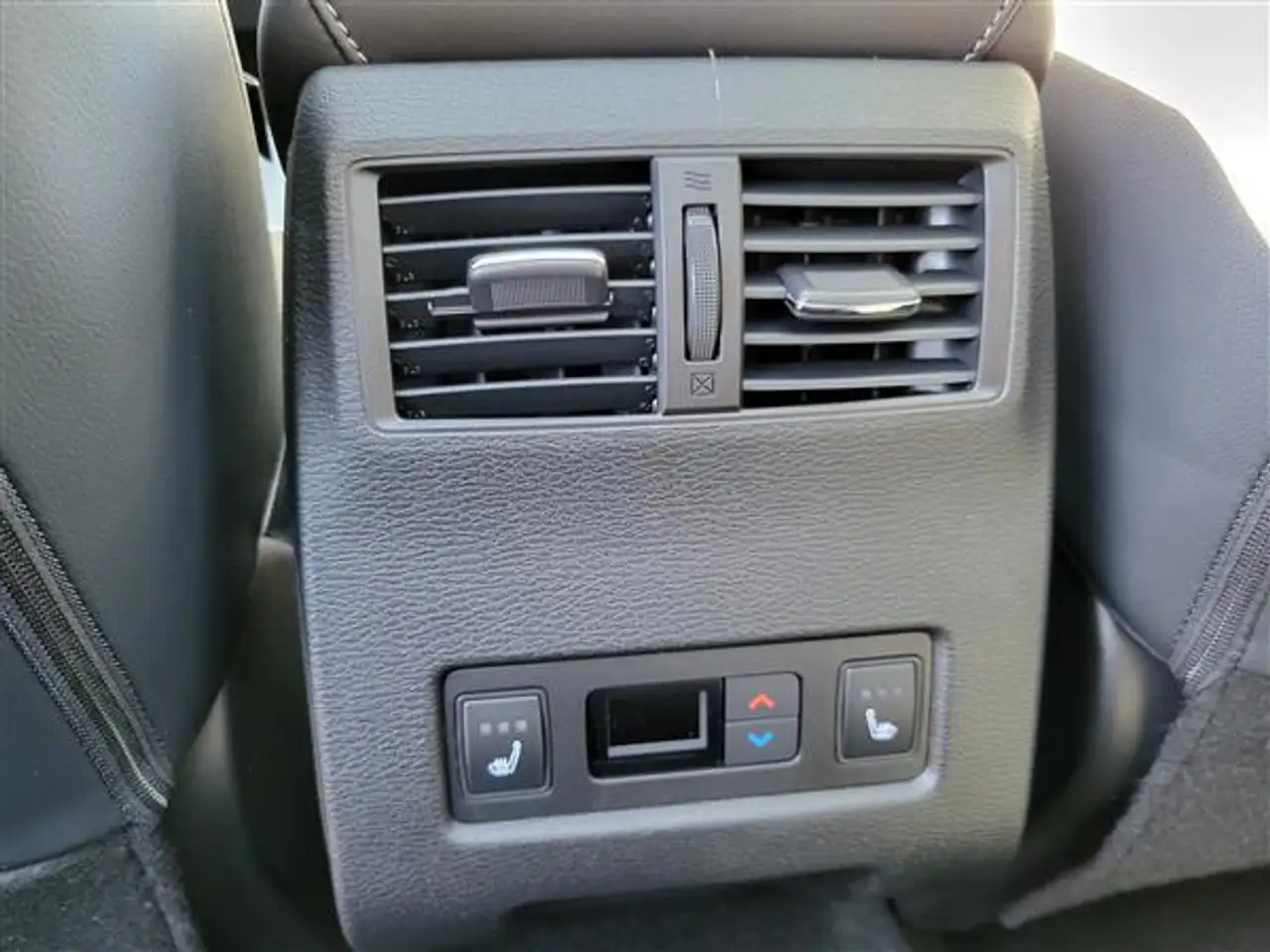 Mitsubishi Outlander снимка Mitsubishi Outlander