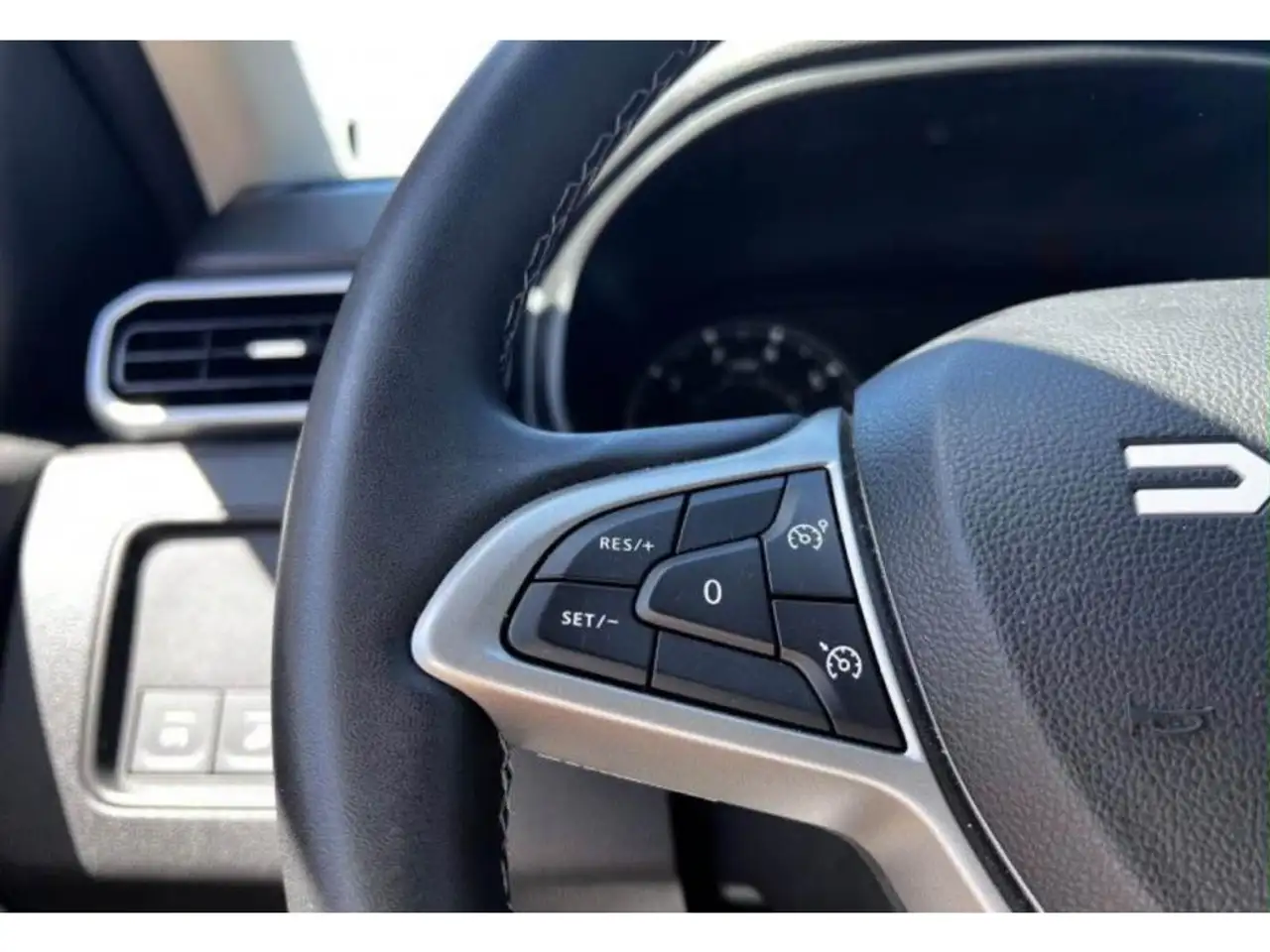 Dacia Duster — photo 6