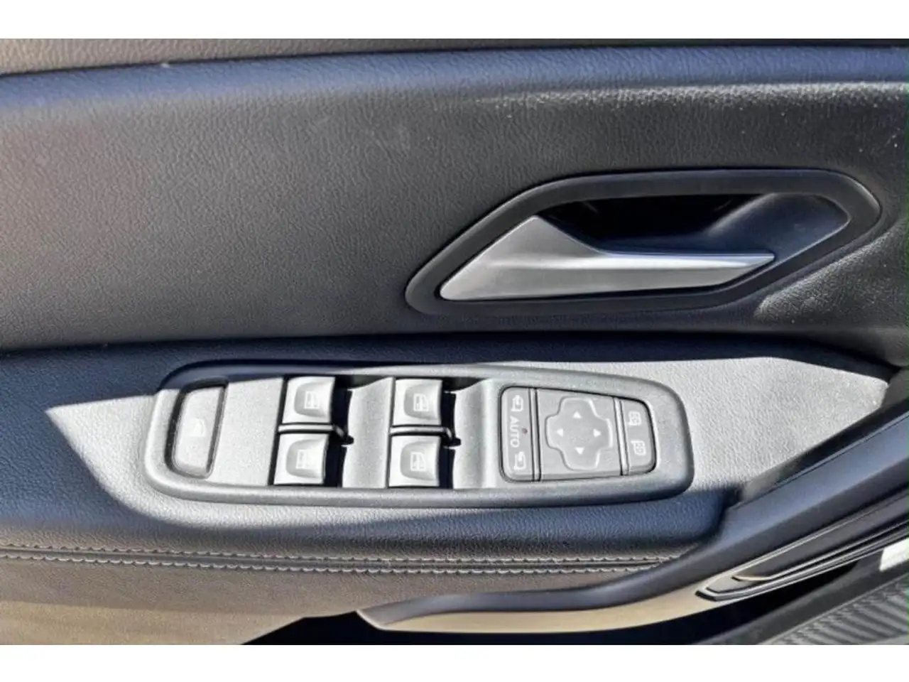 Dacia Duster — photo 9