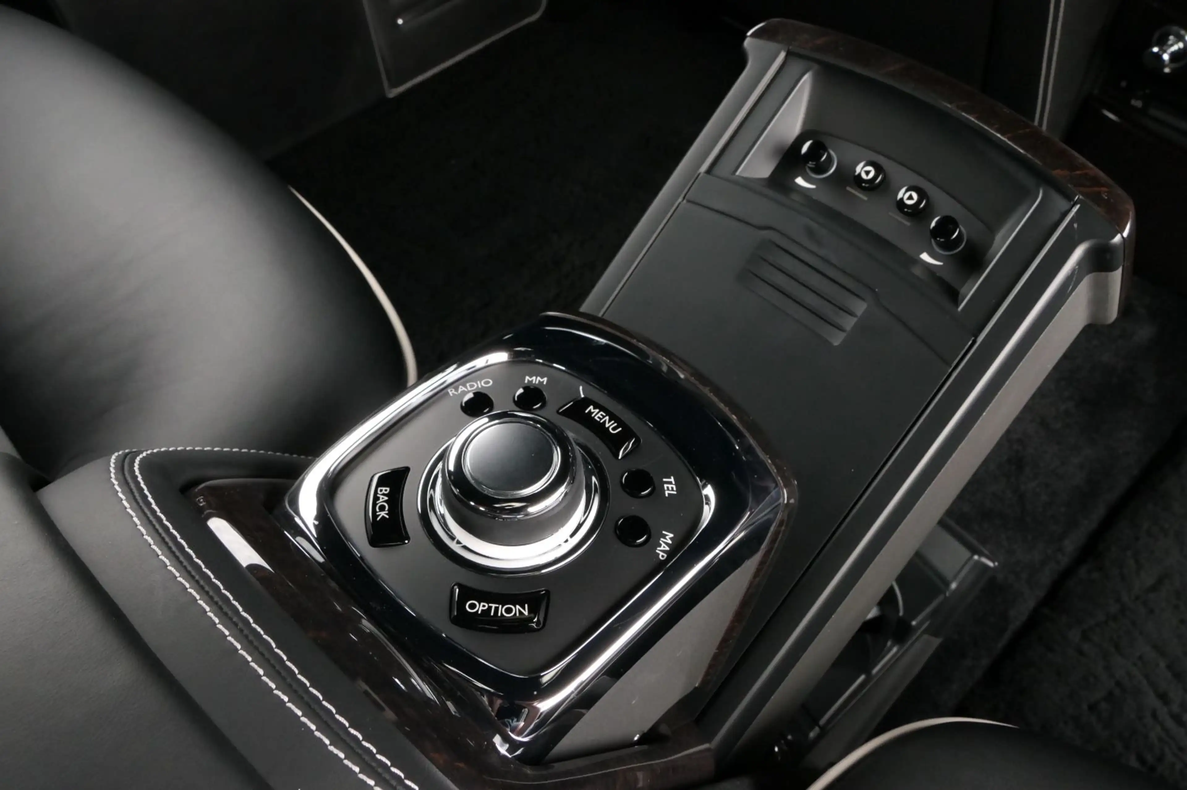 Rolls-Royce Phantom Extended Wheelbase — photo 21