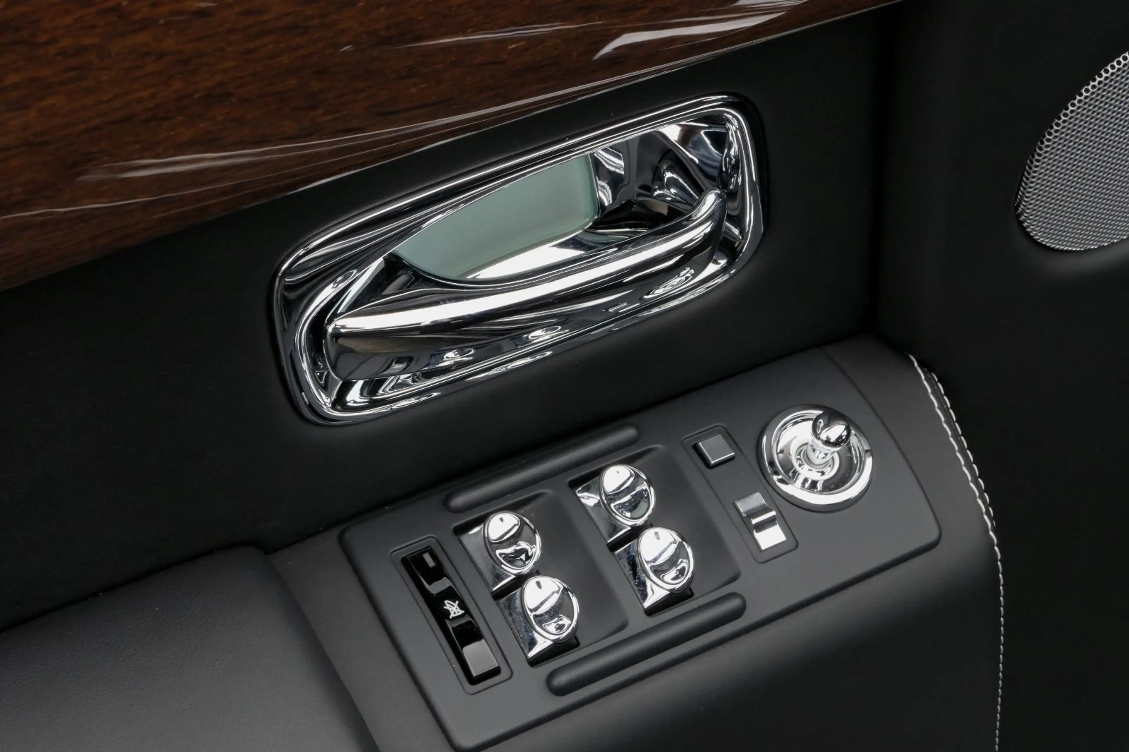 Rolls-Royce Phantom Extended Wheelbase — photo 27