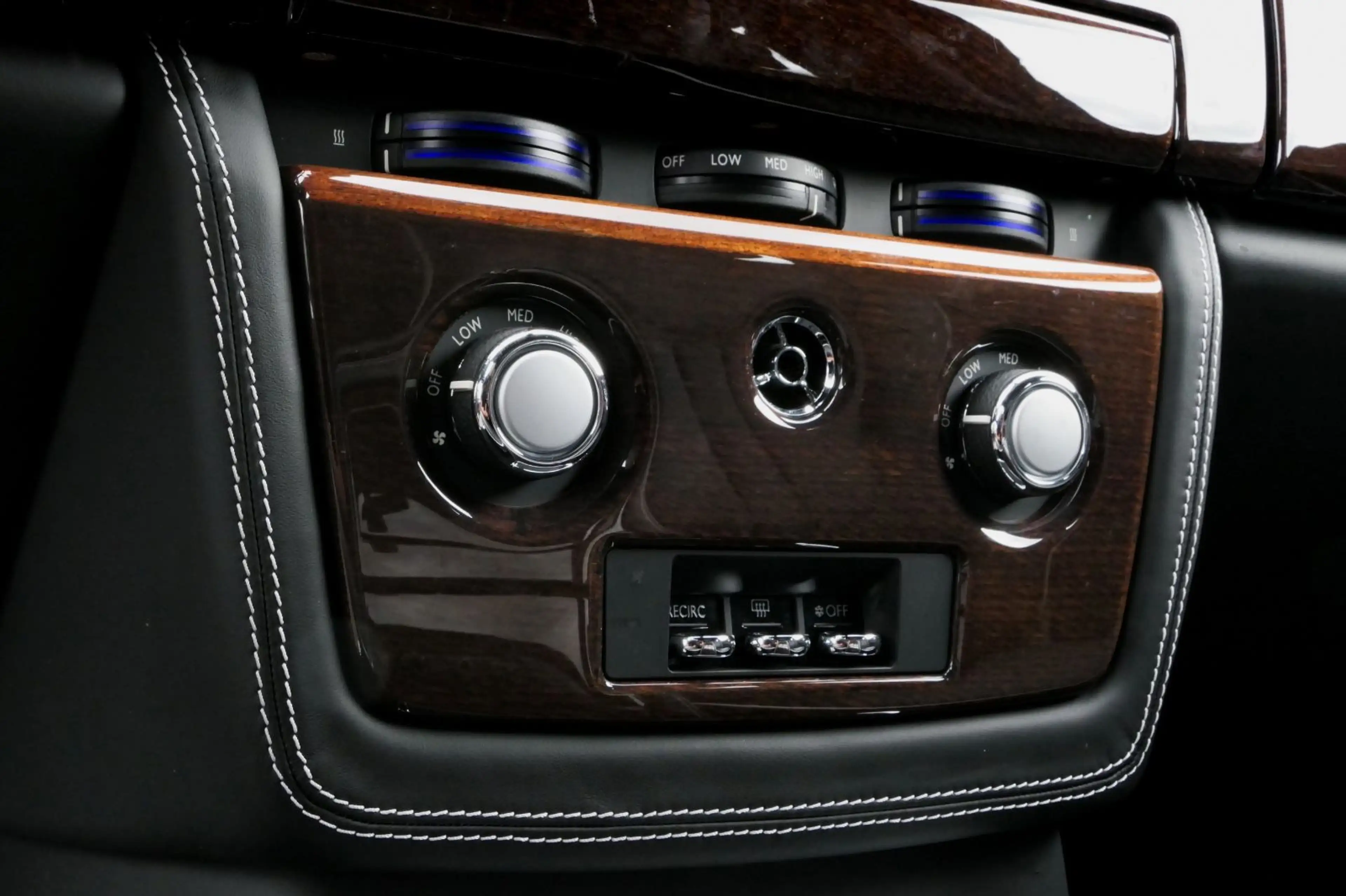 Rolls-Royce Phantom Extended Wheelbase — photo 28