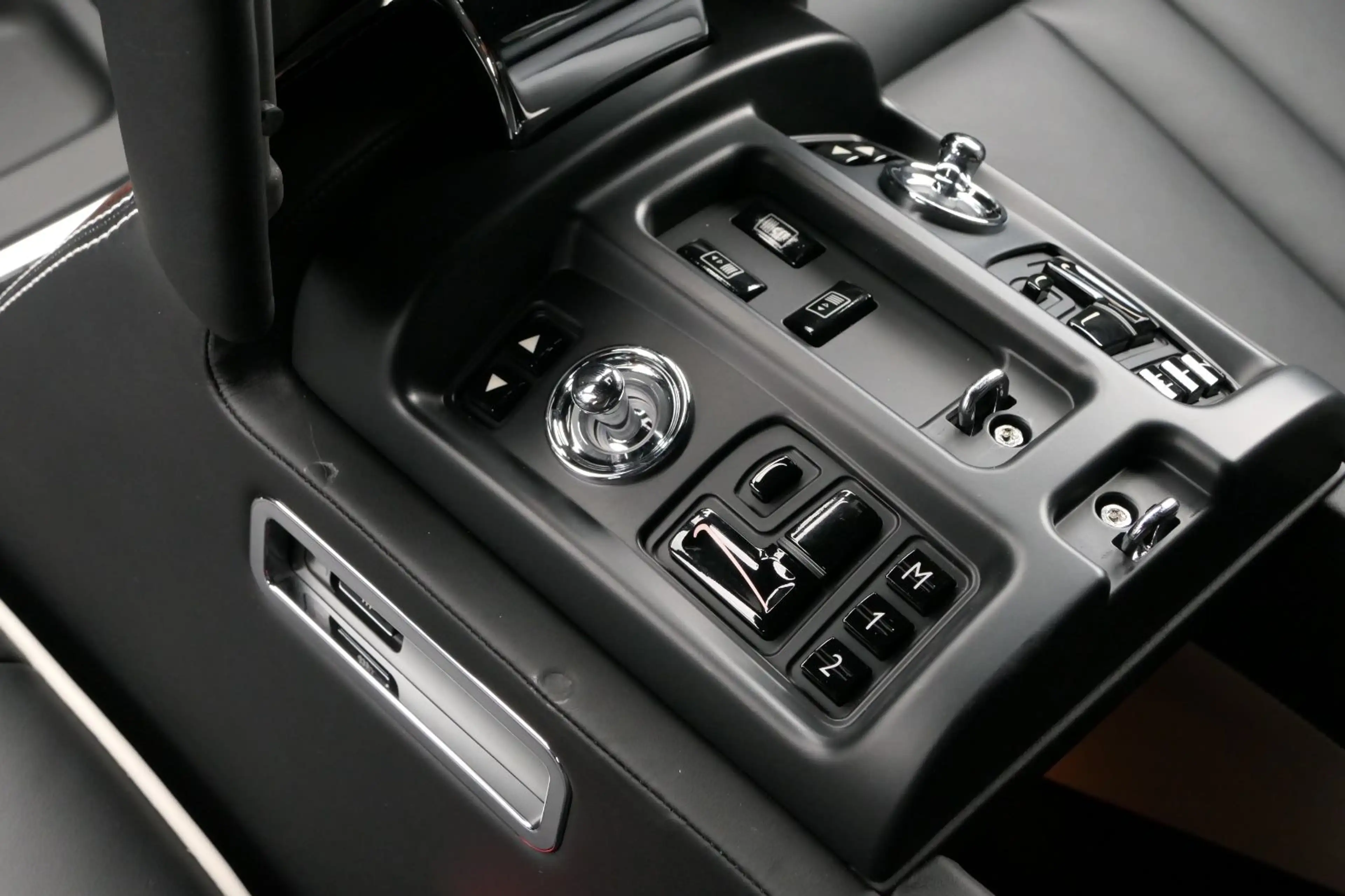 Rolls-Royce Phantom Extended Wheelbase — photo 8
