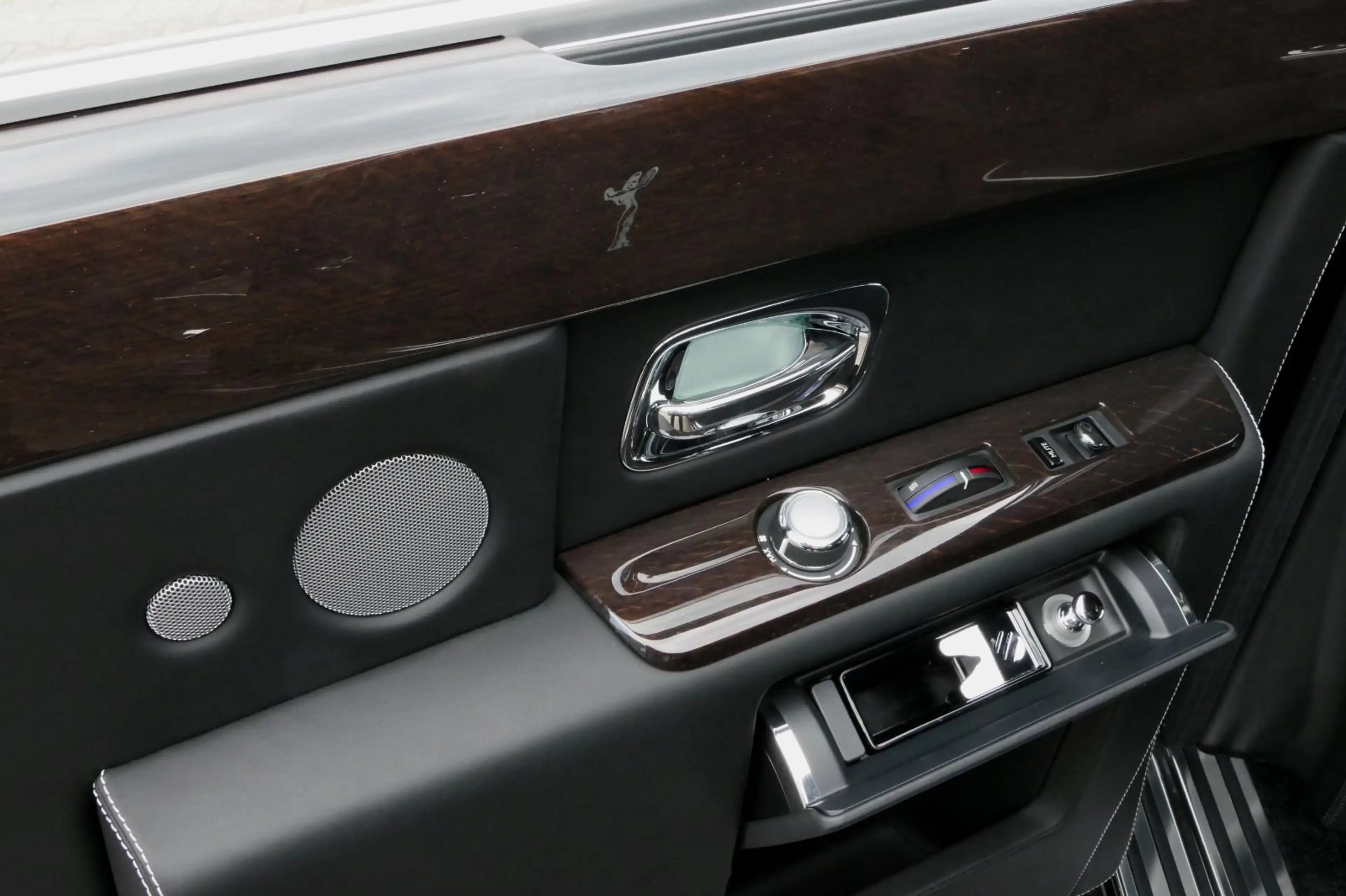 Rolls-Royce Phantom Extended Wheelbase — photo 18