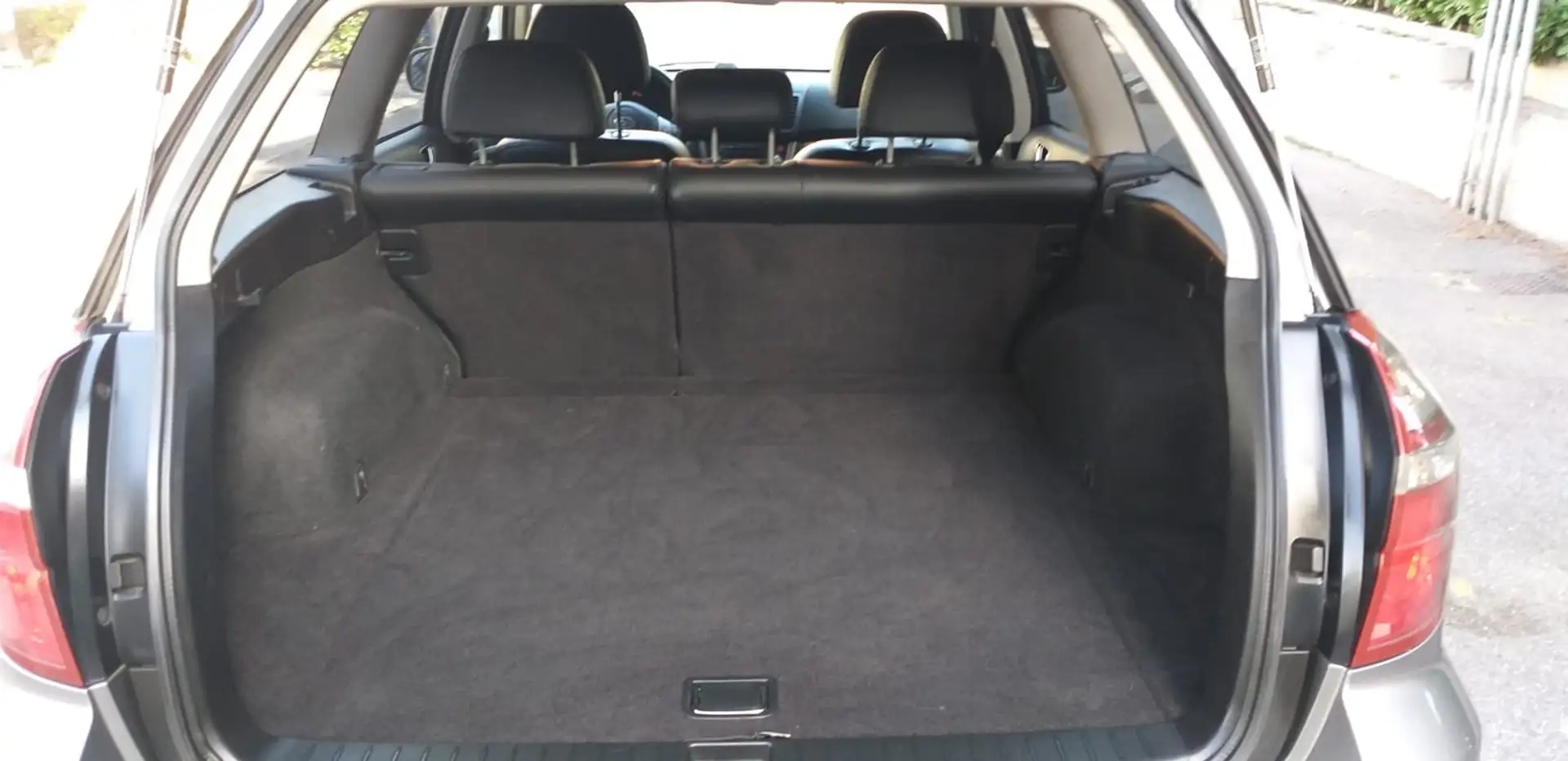 Subaru OUTBACK 2.0d AQ mt - 2