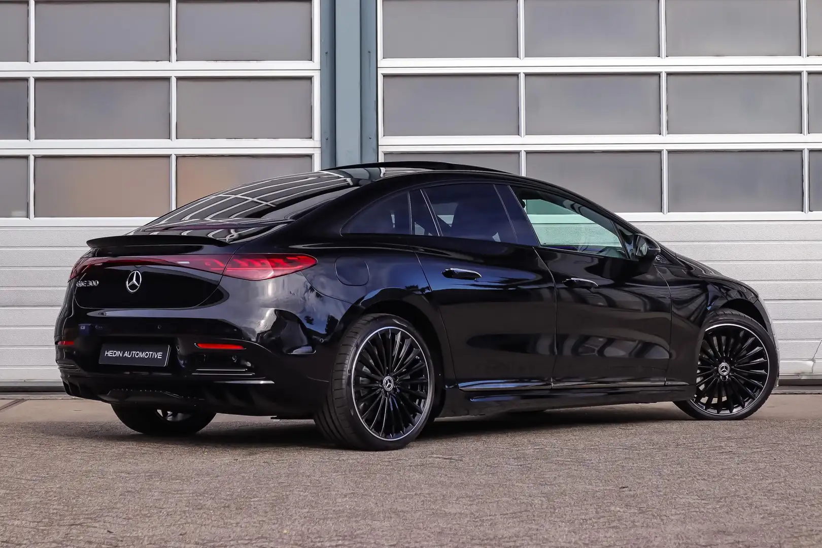 Mercedes-Benz EQE 300 EQE Sport Edition | Premium Pakket | Nightpakket | Zwart - 2