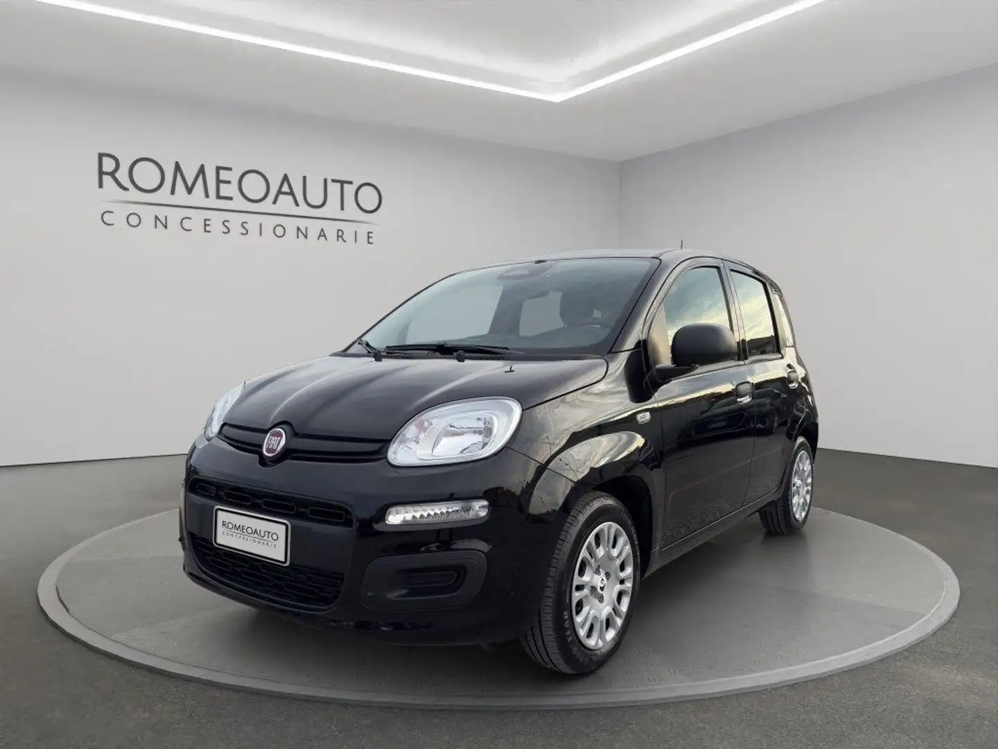 Fiat Panda 1.0 Hybrid 70cv 5 posti Nero - 1