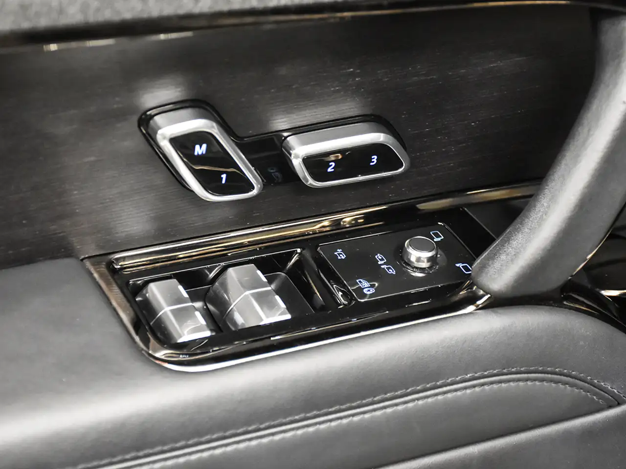 Land Rover Range Rover Sport photo Land Rover Range Rover Sport