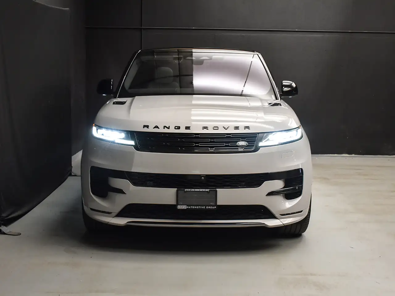 Land Rover Range Rover Sport photo Land Rover Range Rover Sport