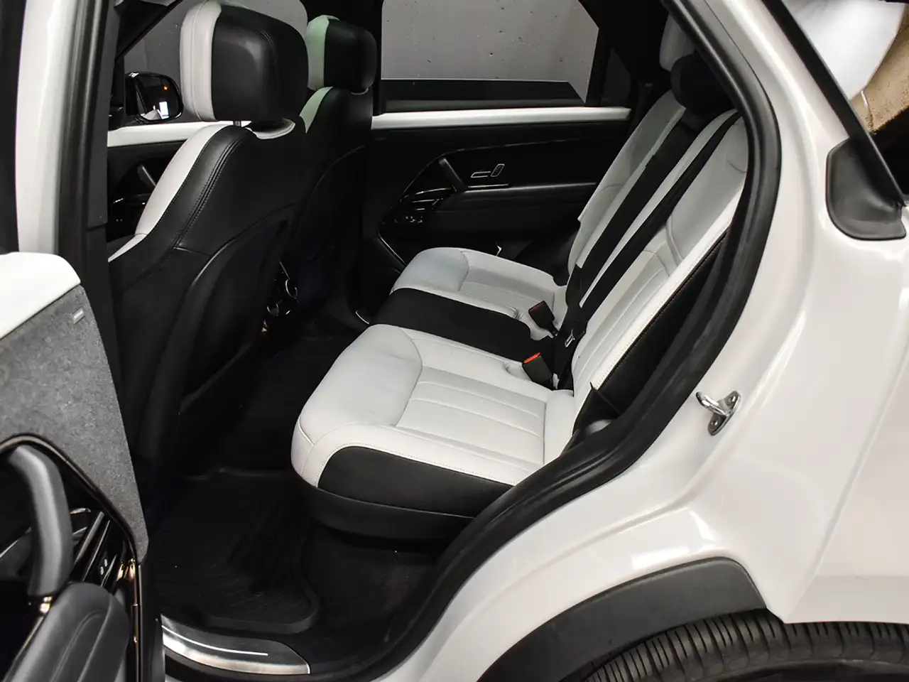 Land Rover Range Rover Sport photo Land Rover Range Rover Sport