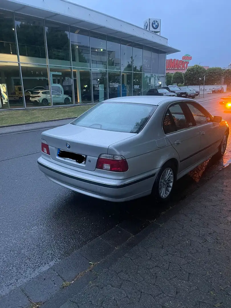 BMW 523 523i Argent - 1