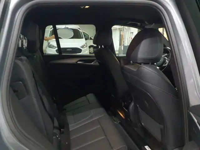 BMW X3 view 14