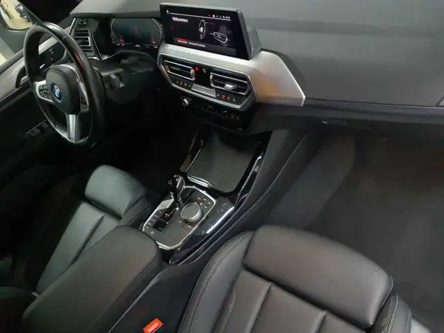 BMW X3 view 9
