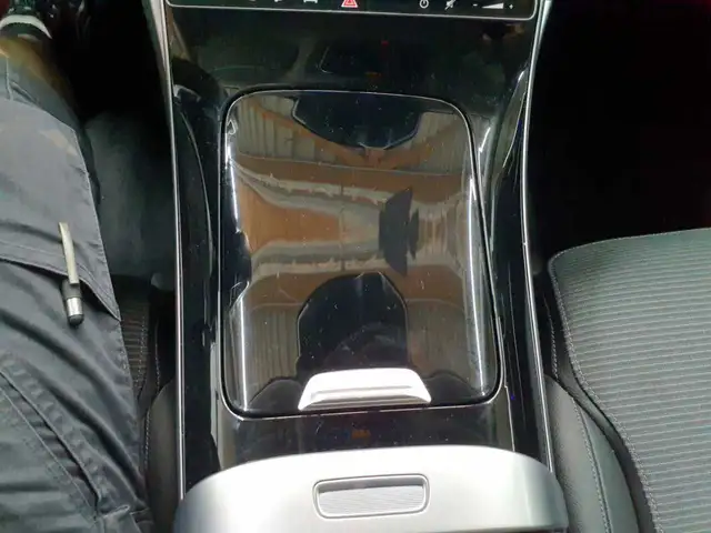 Mercedes-Benz C-Class view 10