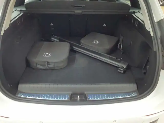 Mercedes-Benz C-Class view 15
