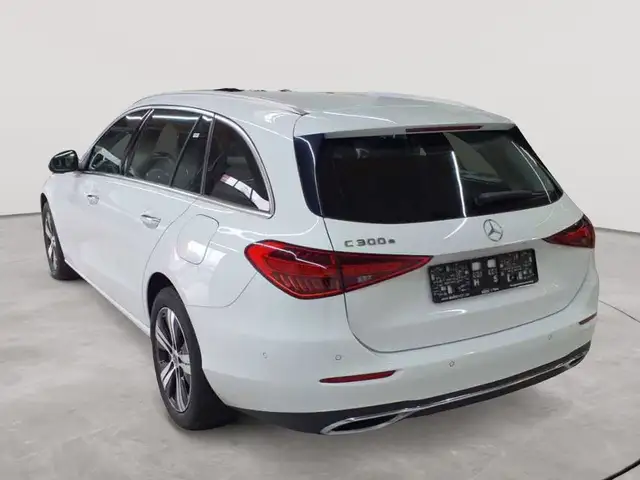 Mercedes-Benz C-Class view 5