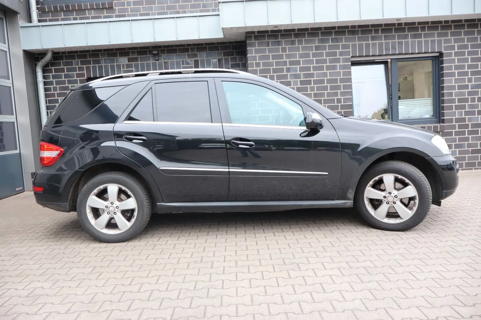 Mercedes-Benz ML 350 ML -Klasse ML 350 BlueTec 4Matic AHK/ Noir - 2