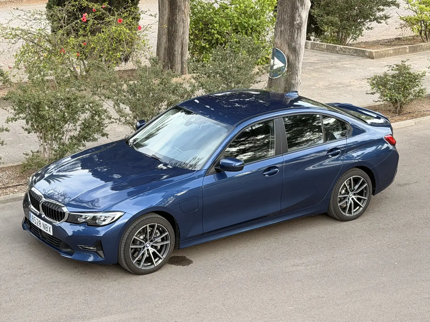 BMW 330 330e - 2