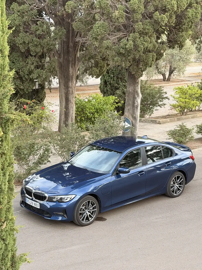 BMW 330 330e - 1