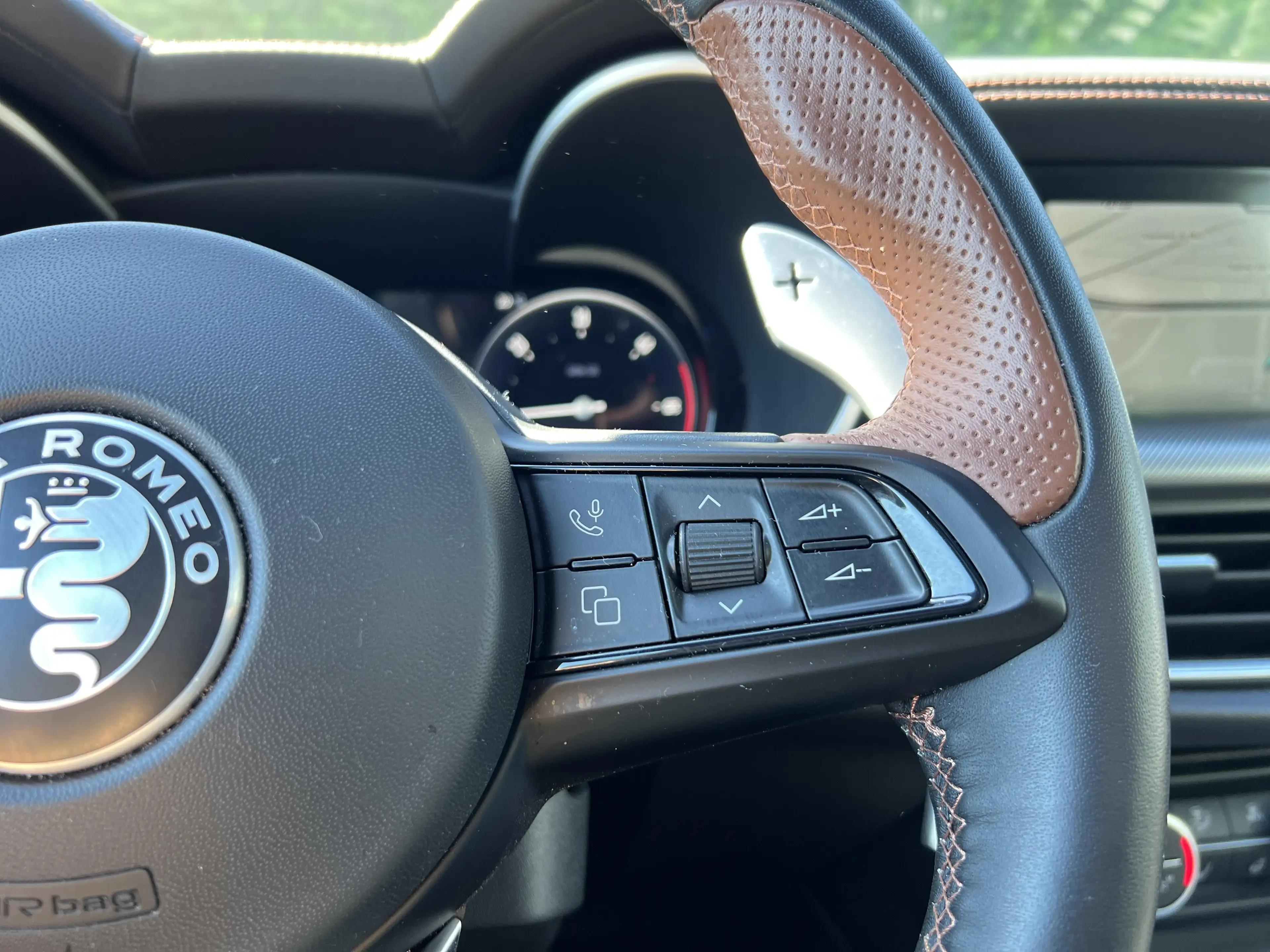 Alfa Romeo Stelvio Intensa — photo 16