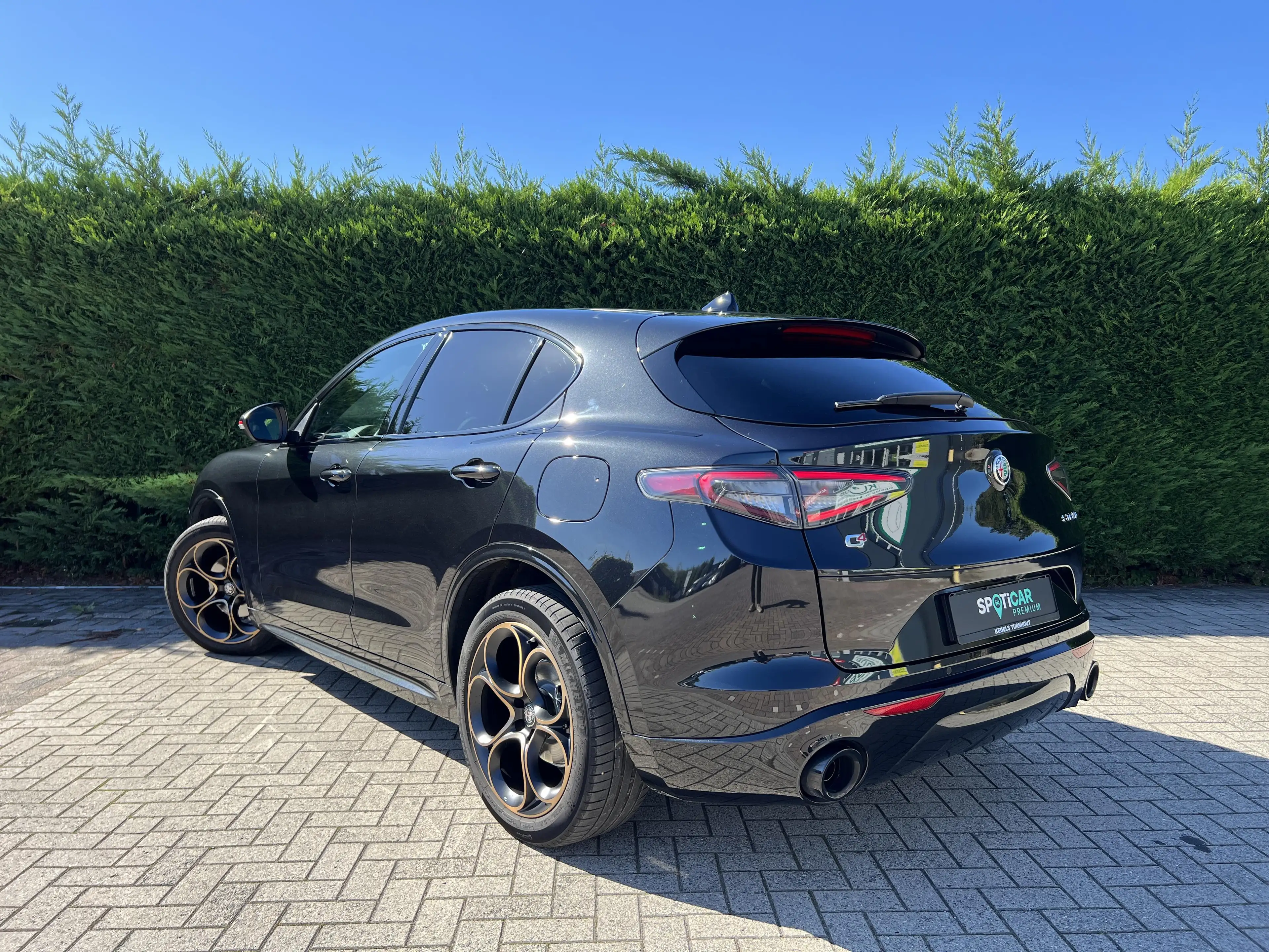 Alfa Romeo Stelvio Intensa — photo 7