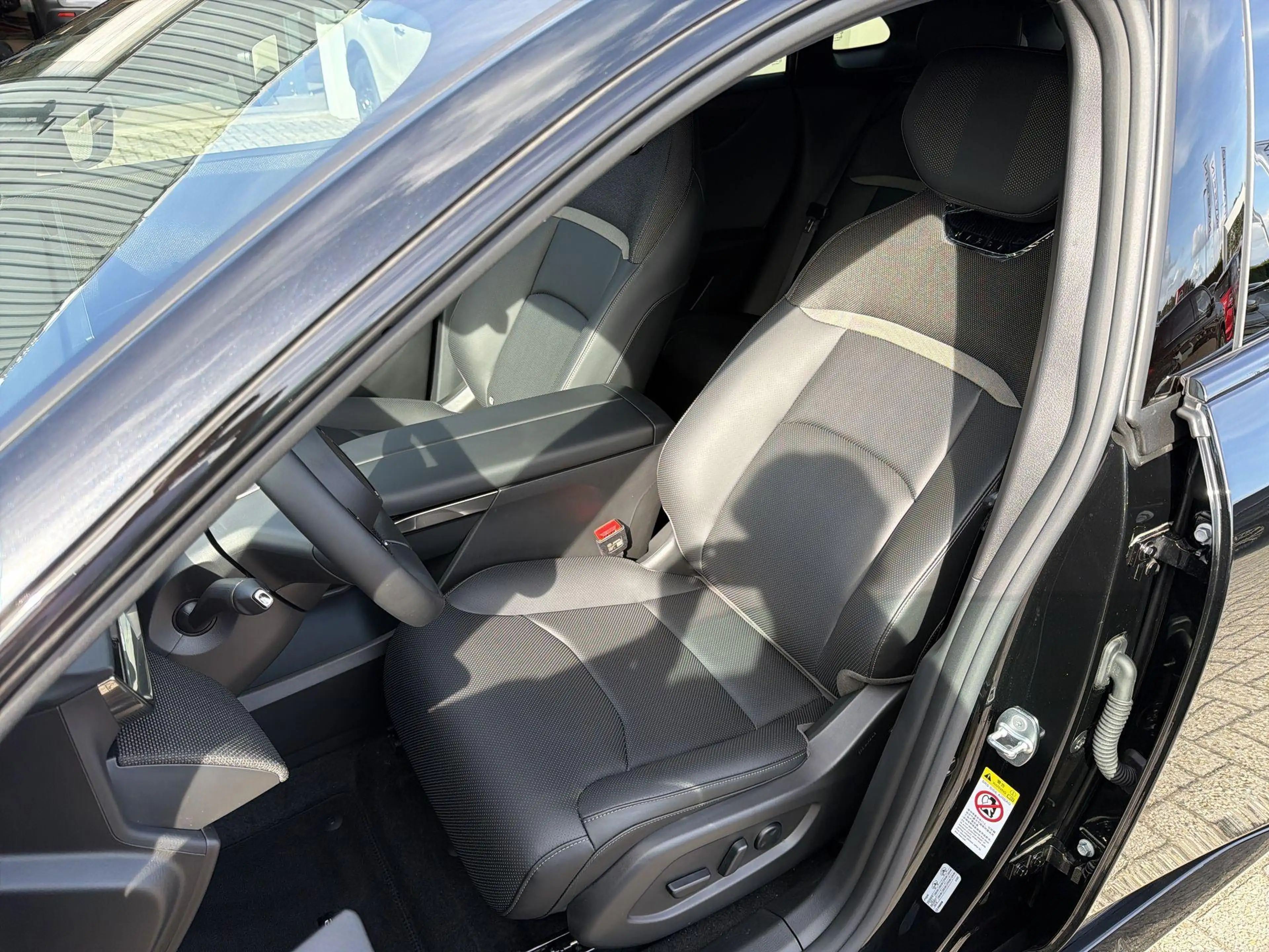 Mazda CX-6e Takumi 78 kWh | Nieuwe Auto | Geheel Rijklaar | — photo 11