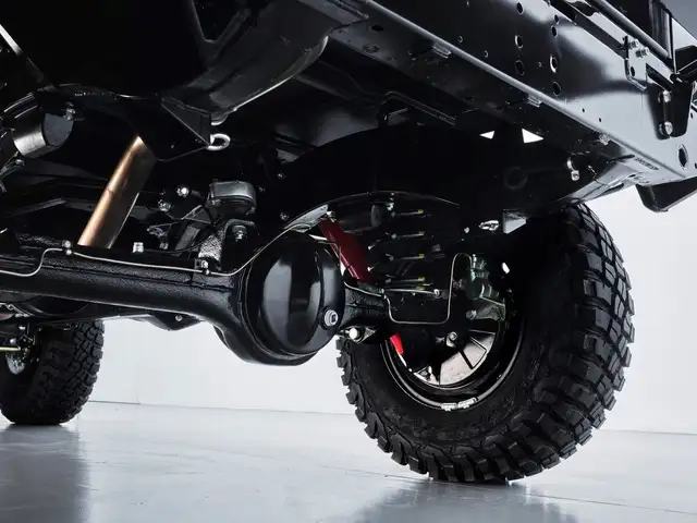 Land Rover Defender 90 V8 Einzelstück Ansicht 7