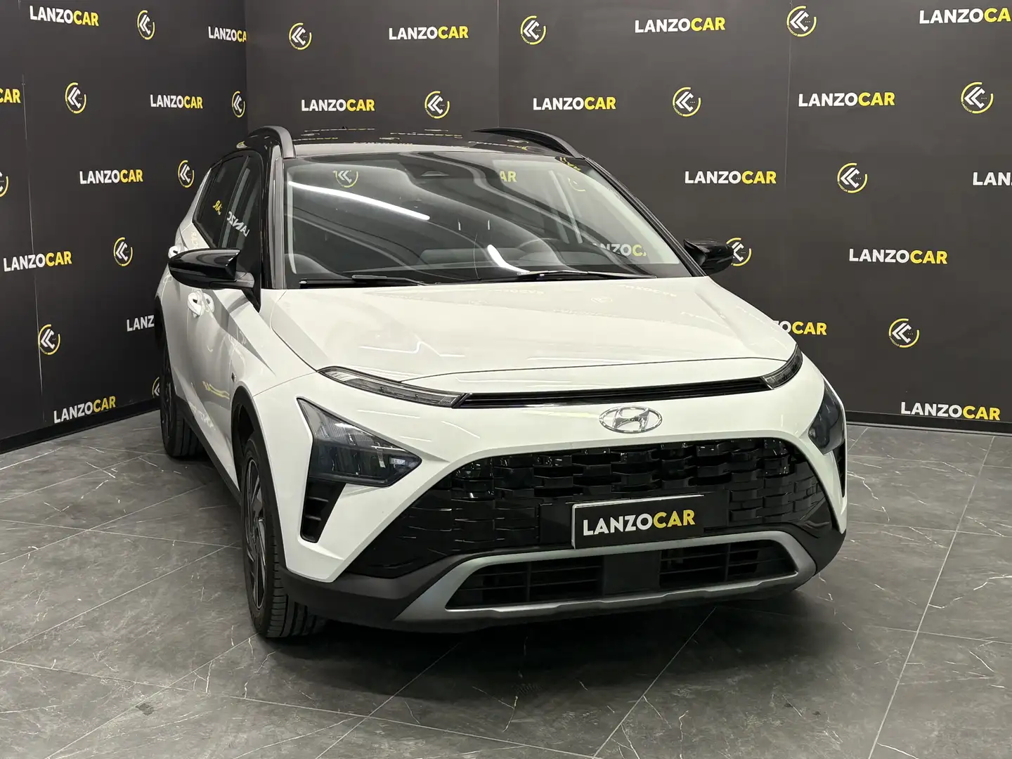 Hyundai BAYON 1.0*IBRIDA*XLINE*BIANCO-TETTO NERO* Weiß - 2
