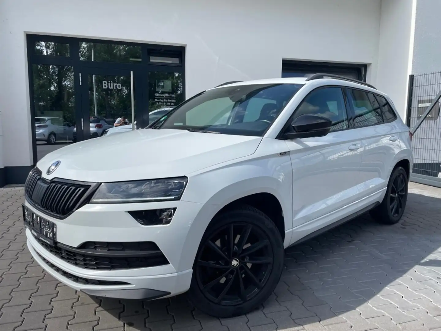 Skoda Karoq Sportline 4x4 Dig. Tacho. AHK-STHZ-Kamera - 1