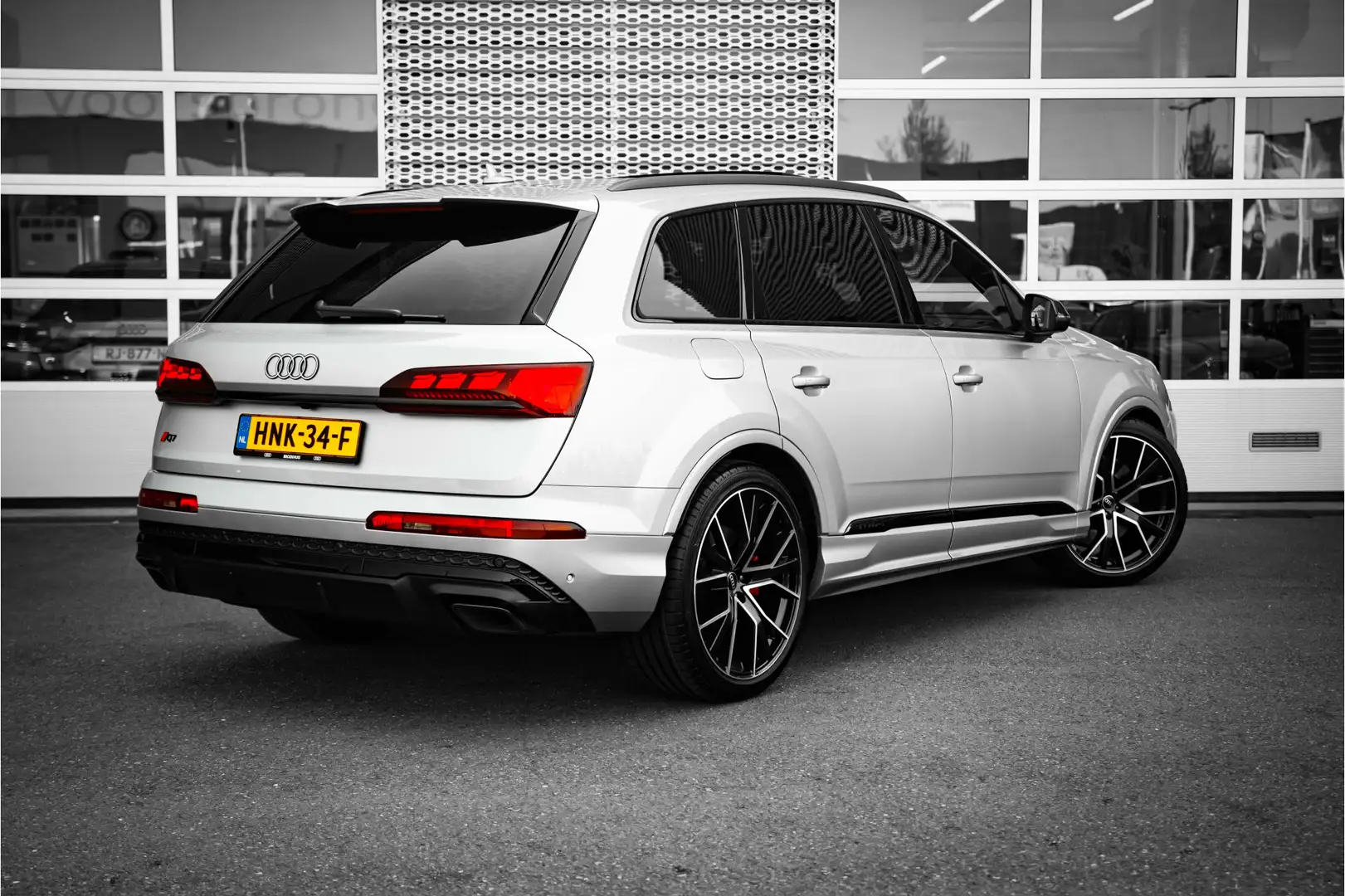 Audi Q7 60 TFSI e 490pk quattro Pro Line S Competition | P Zilver - 2