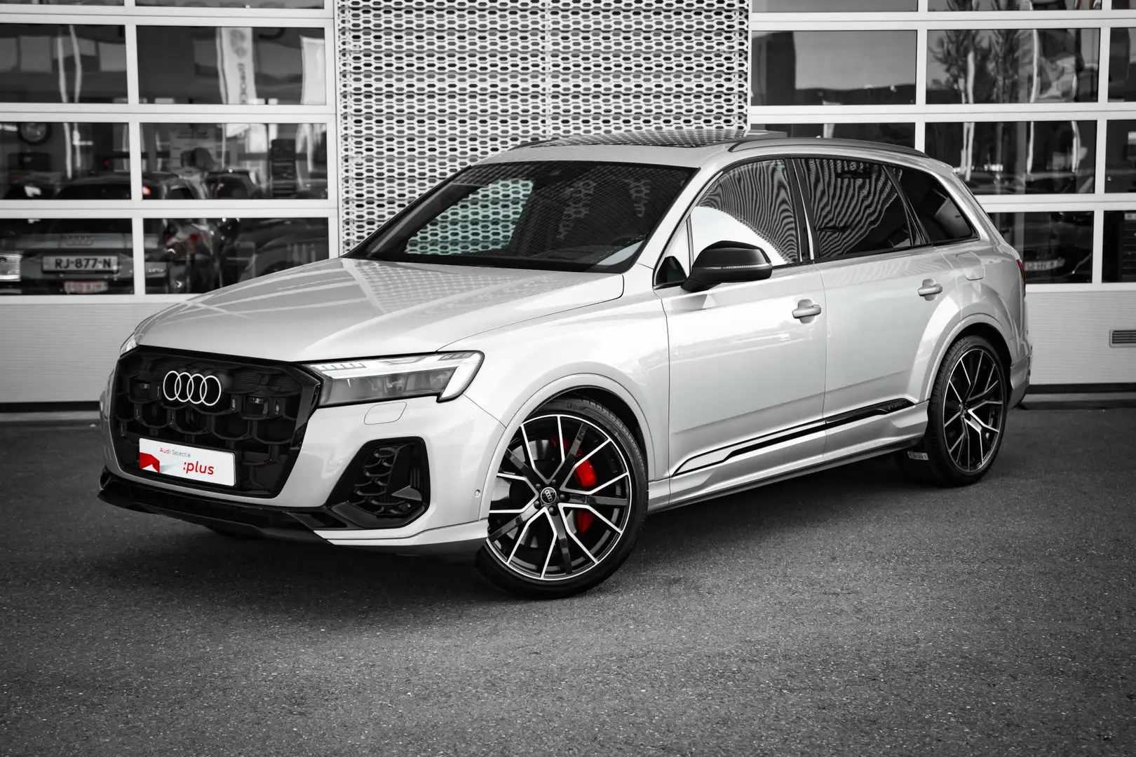 Audi Q7 60 TFSI e 490pk quattro Pro Line S Competition | P Zilver - 1