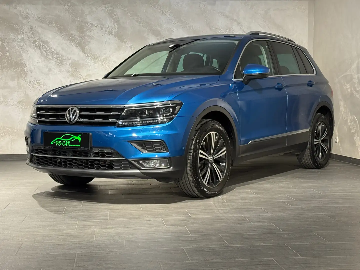 Volkswagen Tiguan Highline 4Motion**LED**Kamera**AHK** Blau - 1