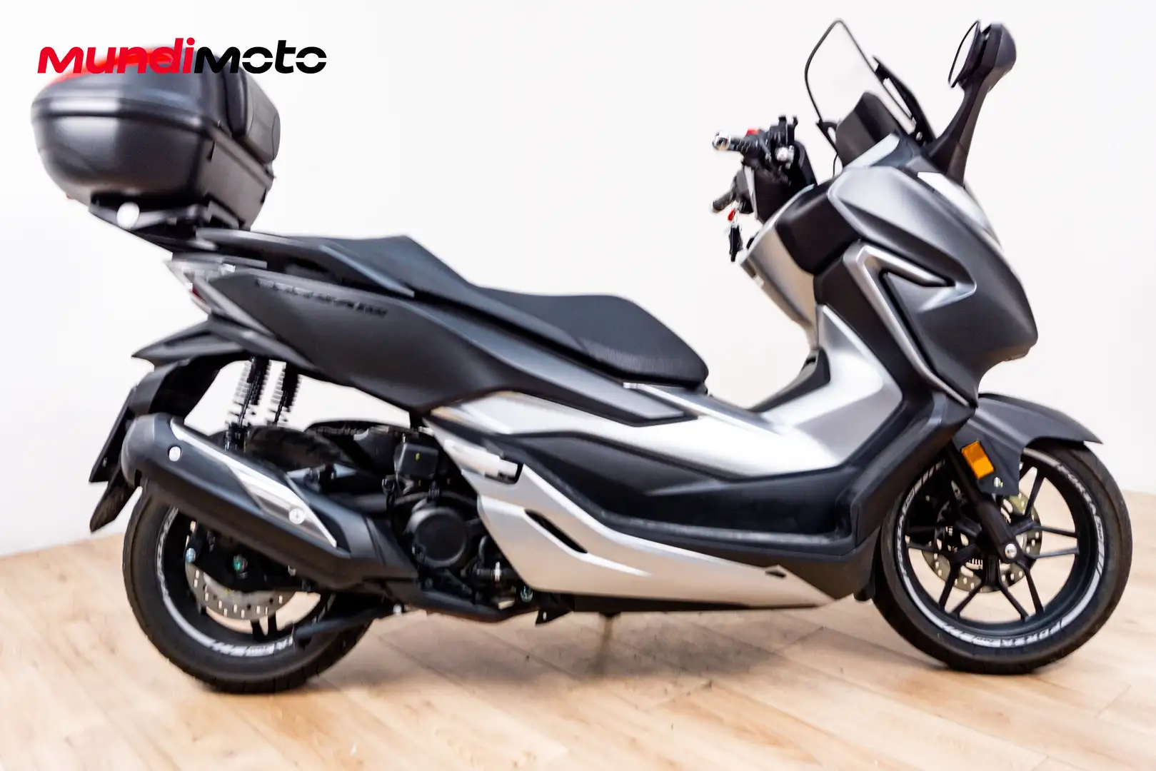 Honda Forza 300 - 1