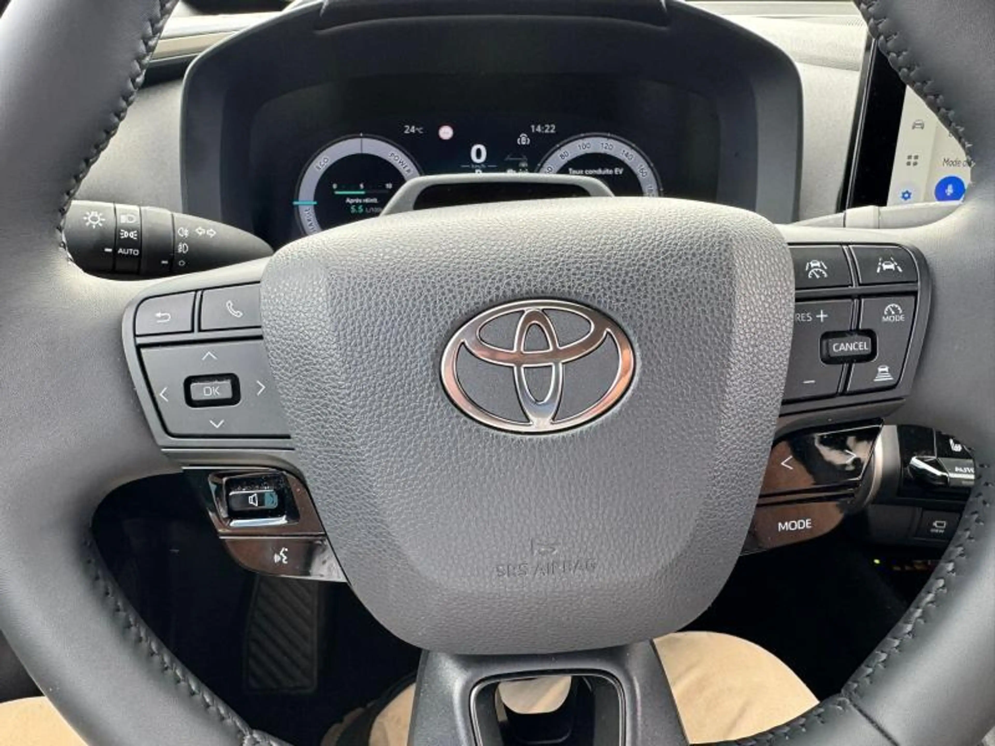 Toyota C-HR Premium  LUXURY PACK — photo 11