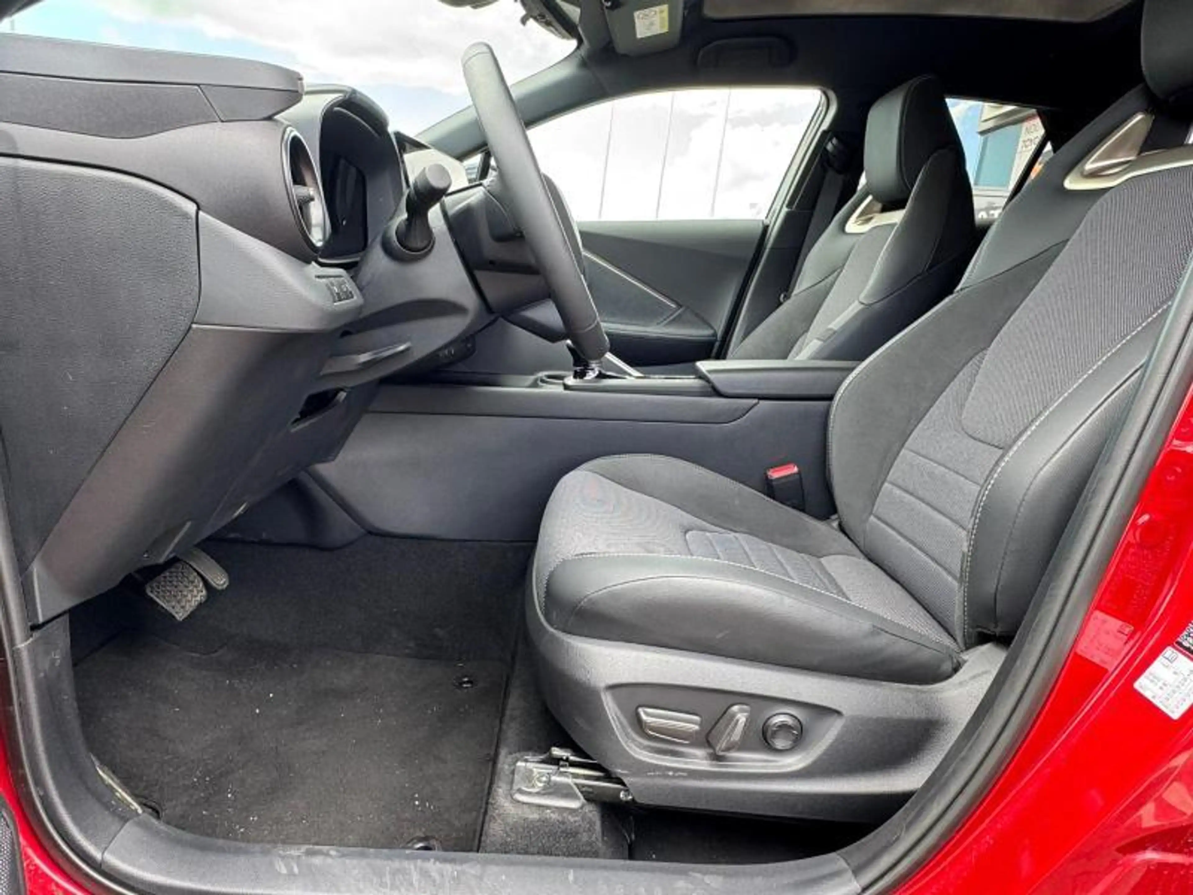 Toyota C-HR Premium  LUXURY PACK — photo 8