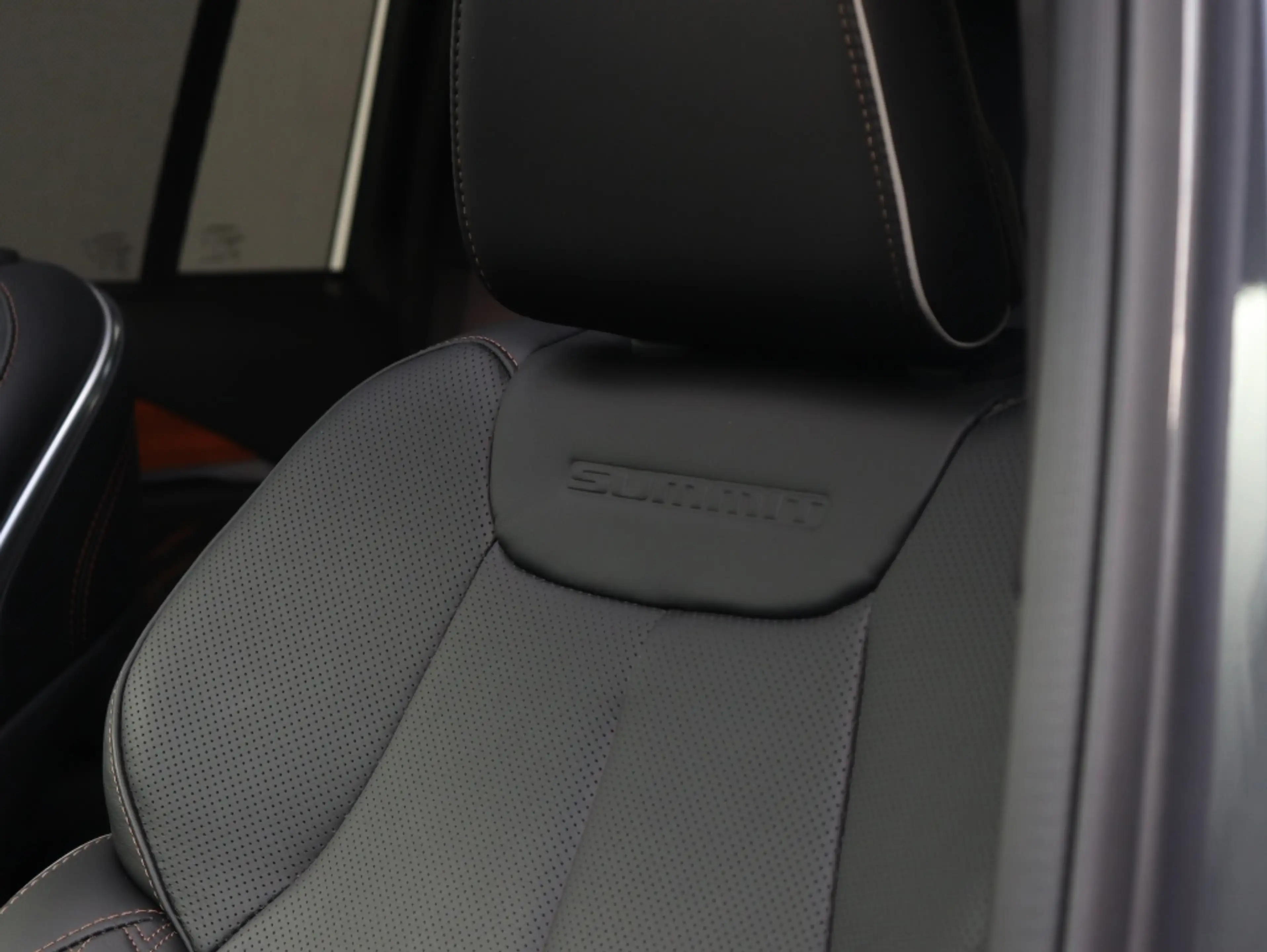 Jeep Grand Cherokee Summit Reserve 4xe 380 PK | Pano | Trekhaak | Blac — photo 11