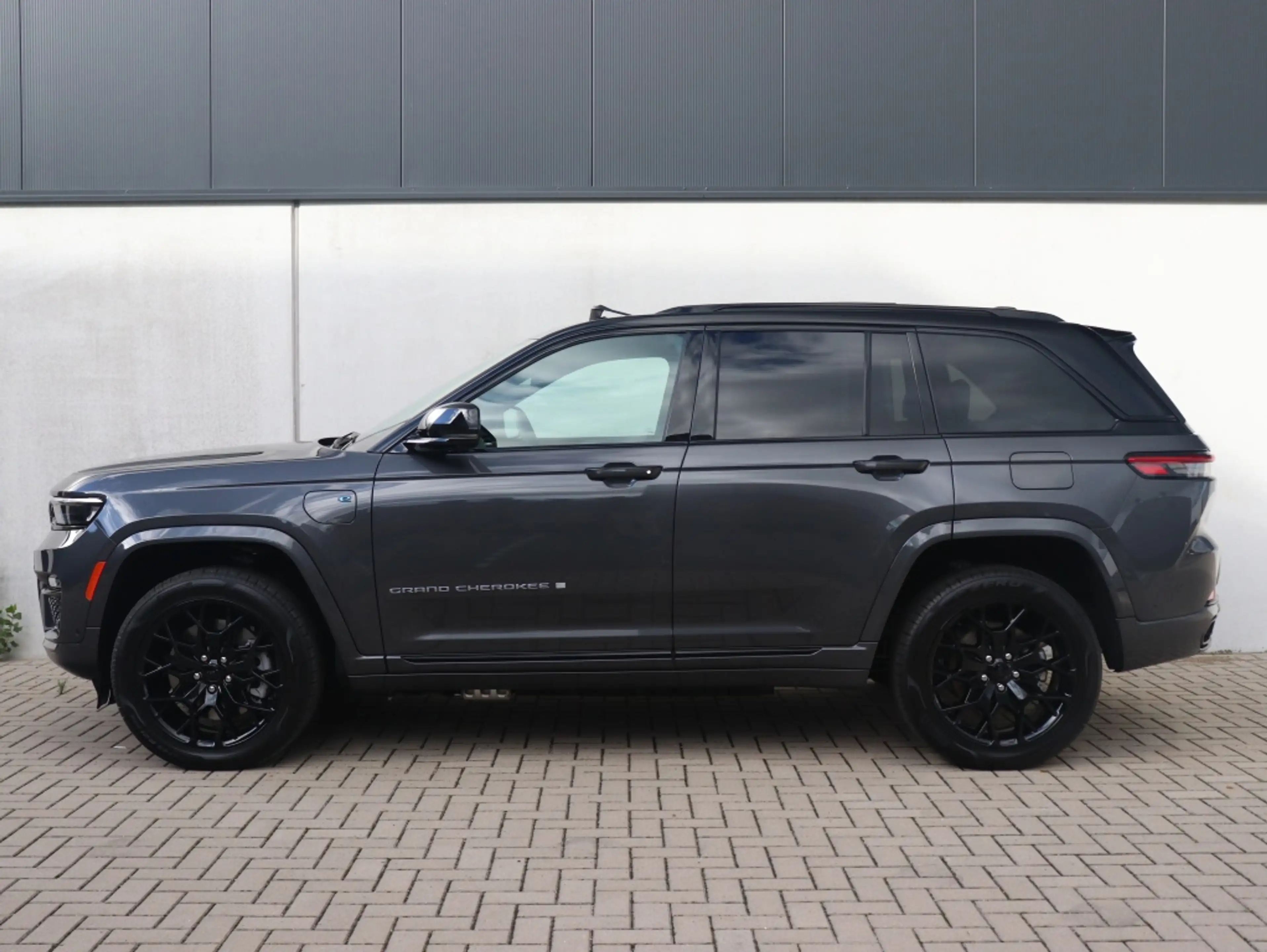 Jeep Grand Cherokee Summit Reserve 4xe 380 PK | Pano | Trekhaak | Blac — photo 10