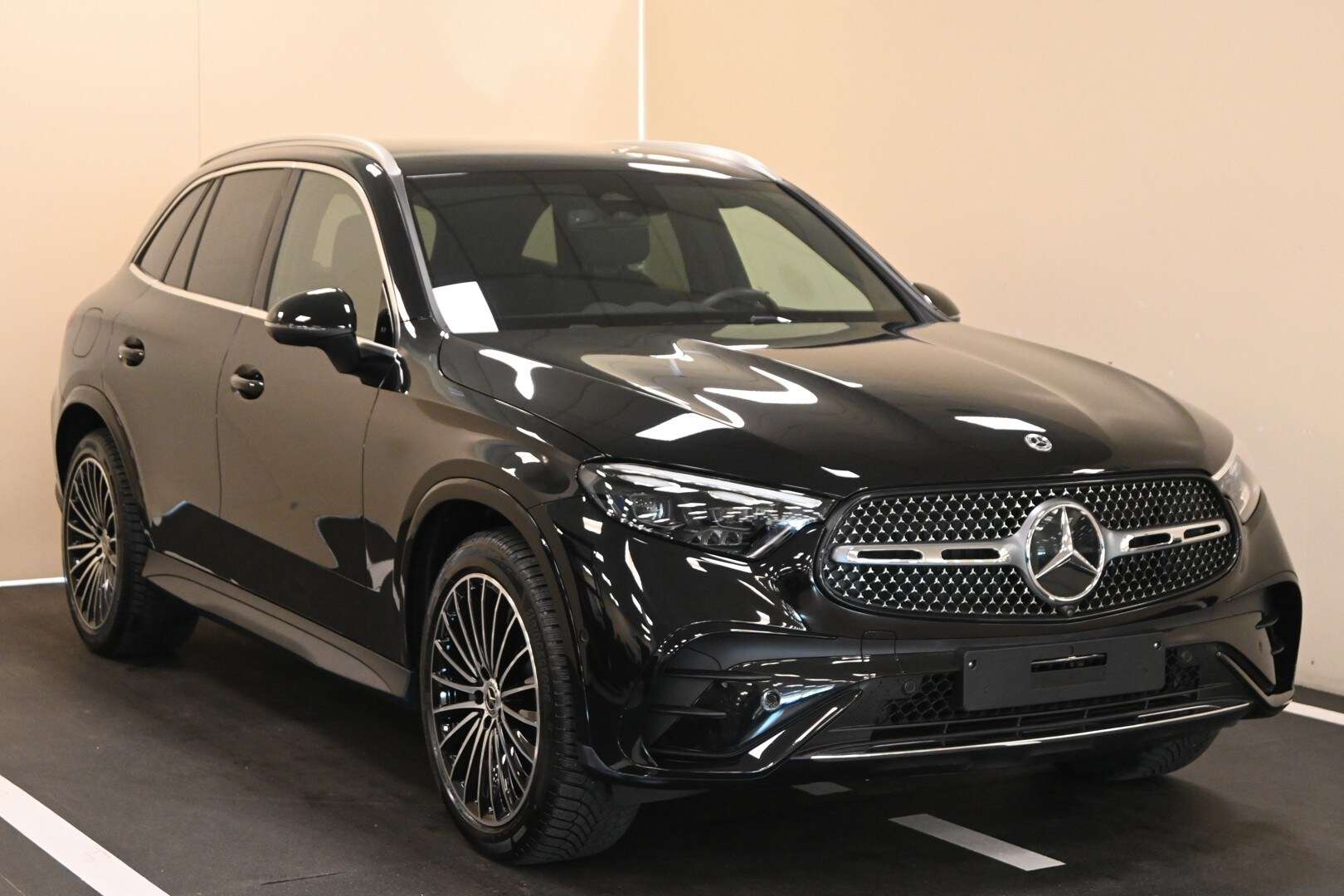 2025 Mercedes Benz GLC 200