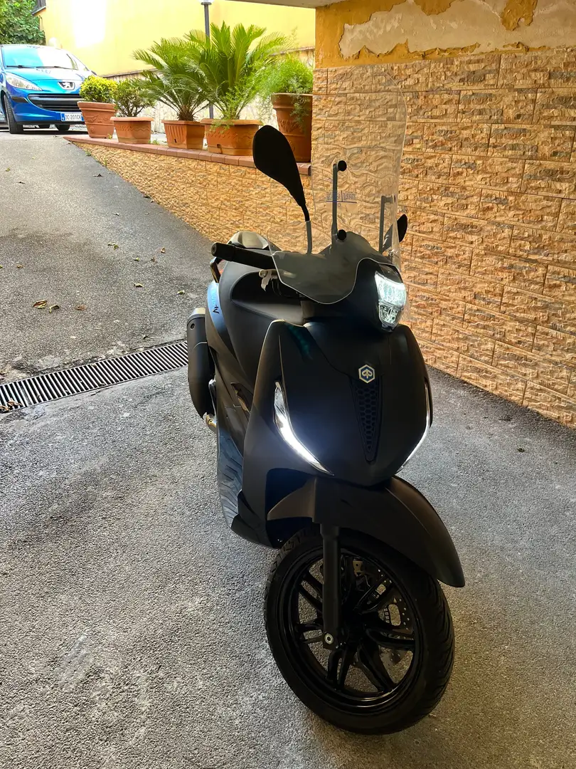 Piaggio Beverly 300 ABS hpe Černá - 1