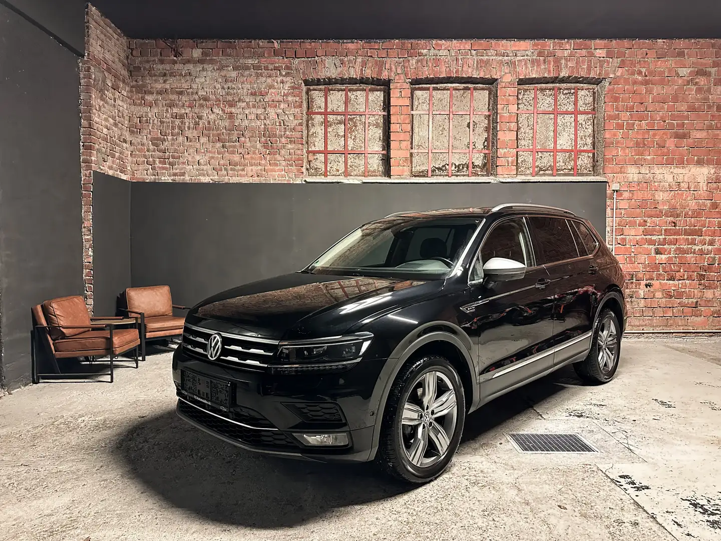 Volkswagen Tiguan Allspace 2.0TDI DSG Highline 4Motion/Head-Up/Virtuell Tacho Schwarz - 1