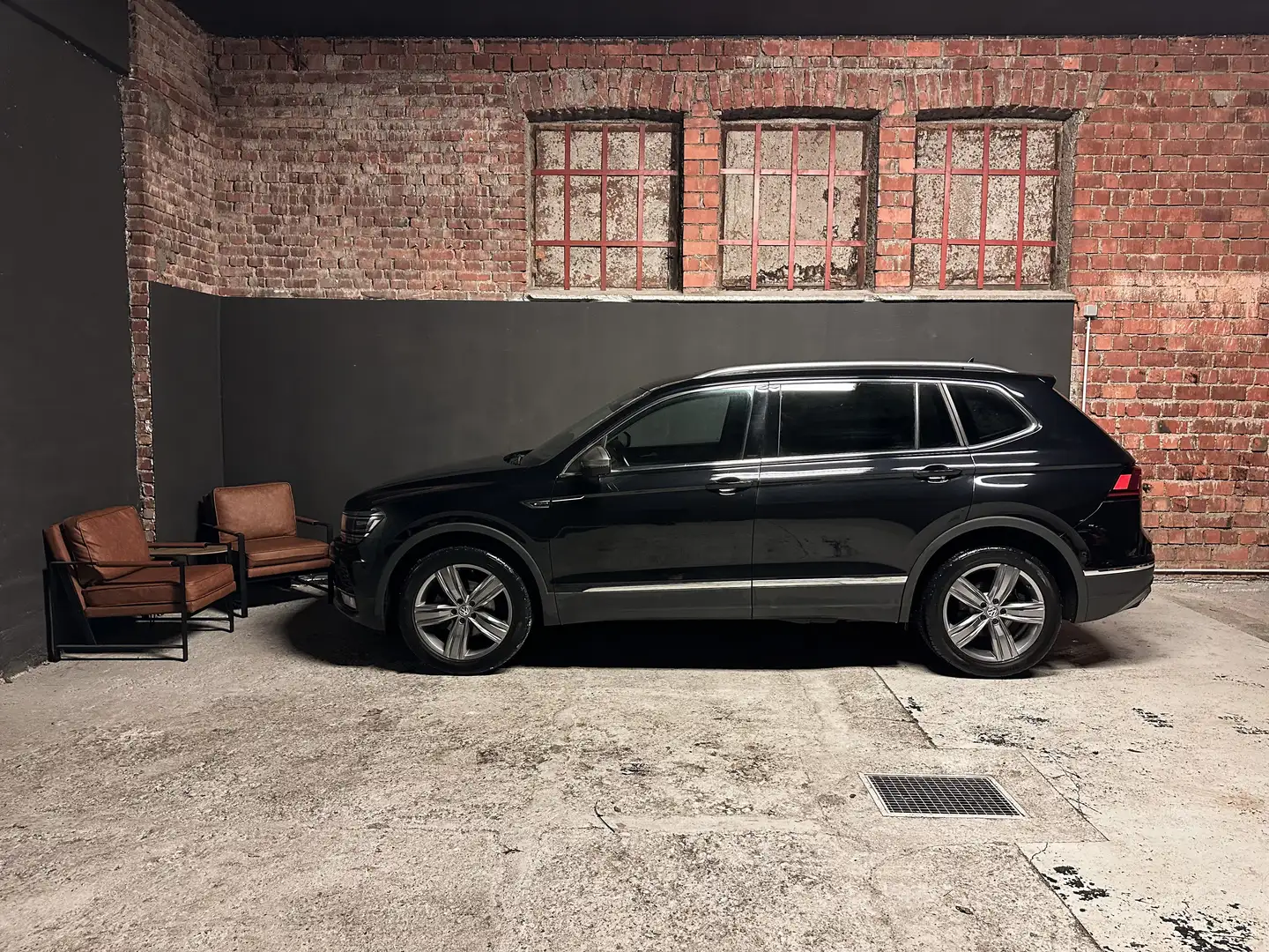 Volkswagen Tiguan Allspace 2.0TDI DSG Highline 4Motion/Head-Up/Virtuell Tacho Schwarz - 2